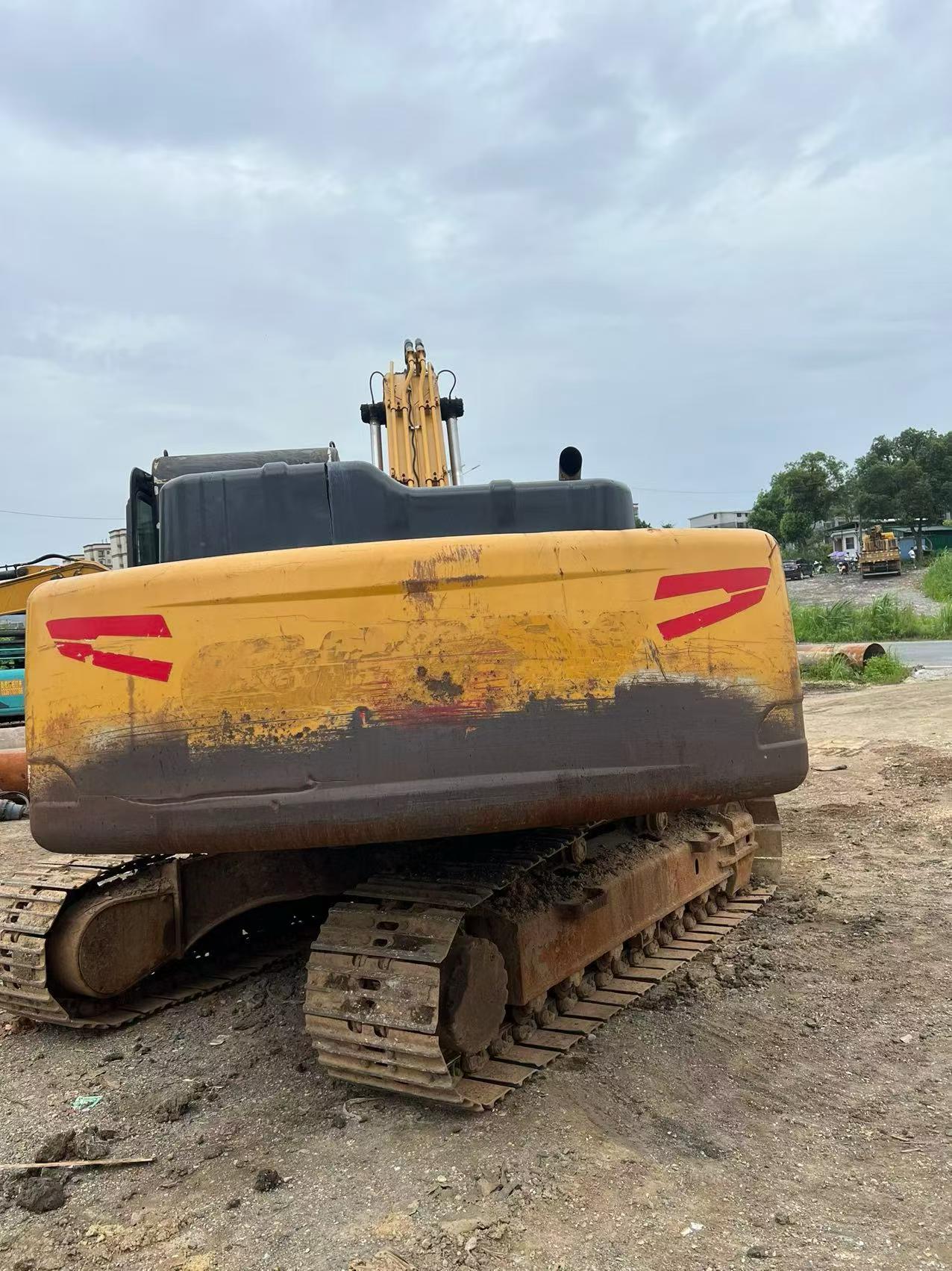 Buy Sany SY200C Used Excavator / 9 Buy Sany SY200C Used Excavator / 9