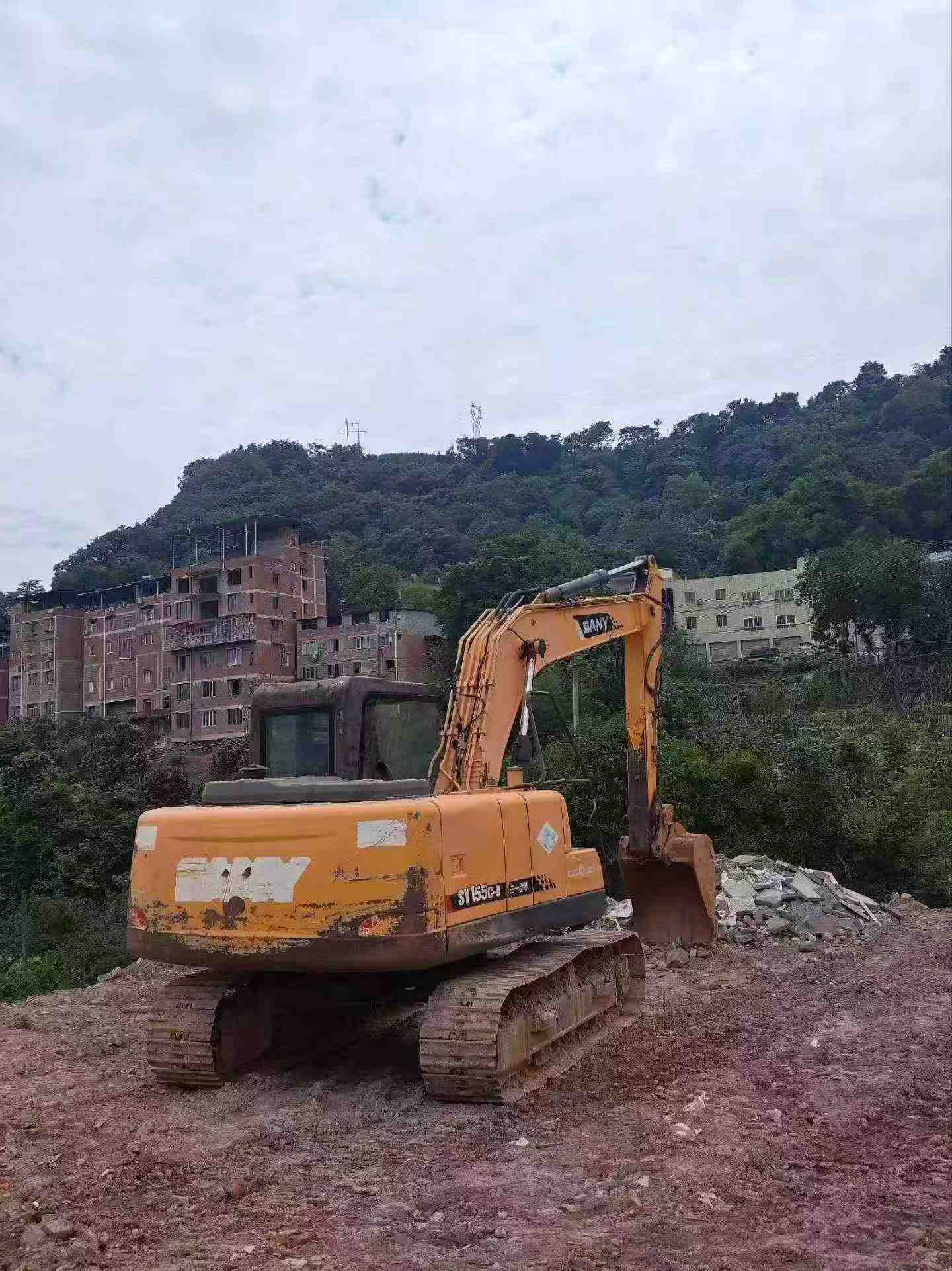 Buy Sany SY135 Used Excavator / 1