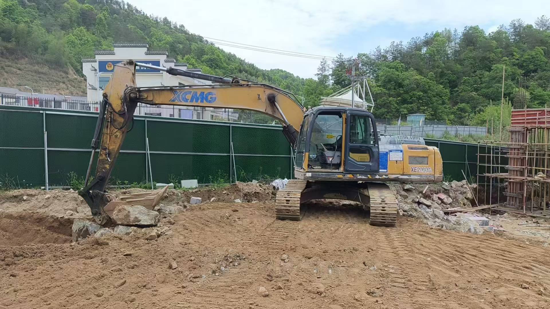 Buy XCMG XE200 Used Excavator / 6 Buy XCMG XE200 Used Excavator / 6