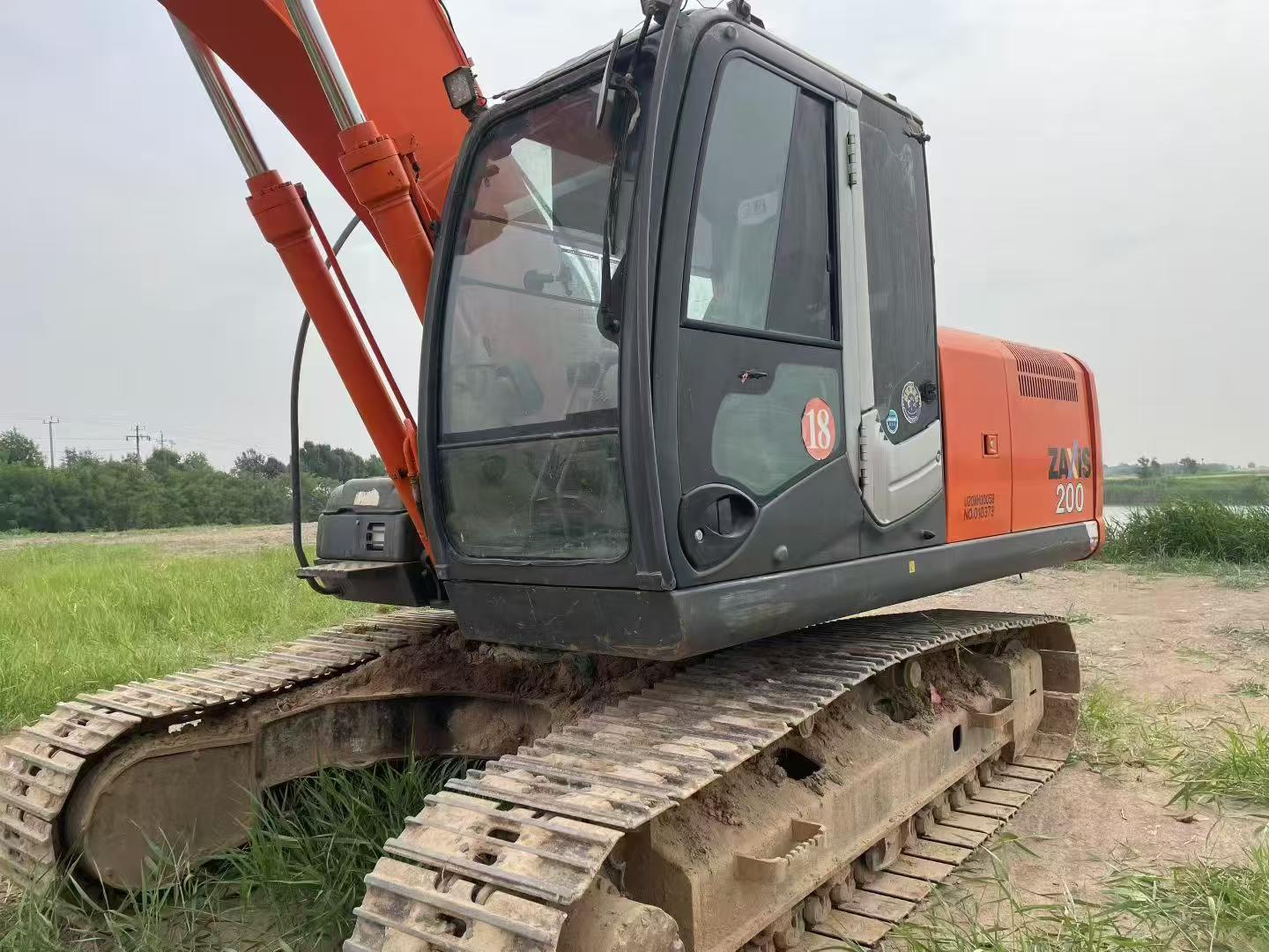 Buy Hitachi EX200 Used Excavator / 3 Buy Hitachi EX200 Used Excavator / 3