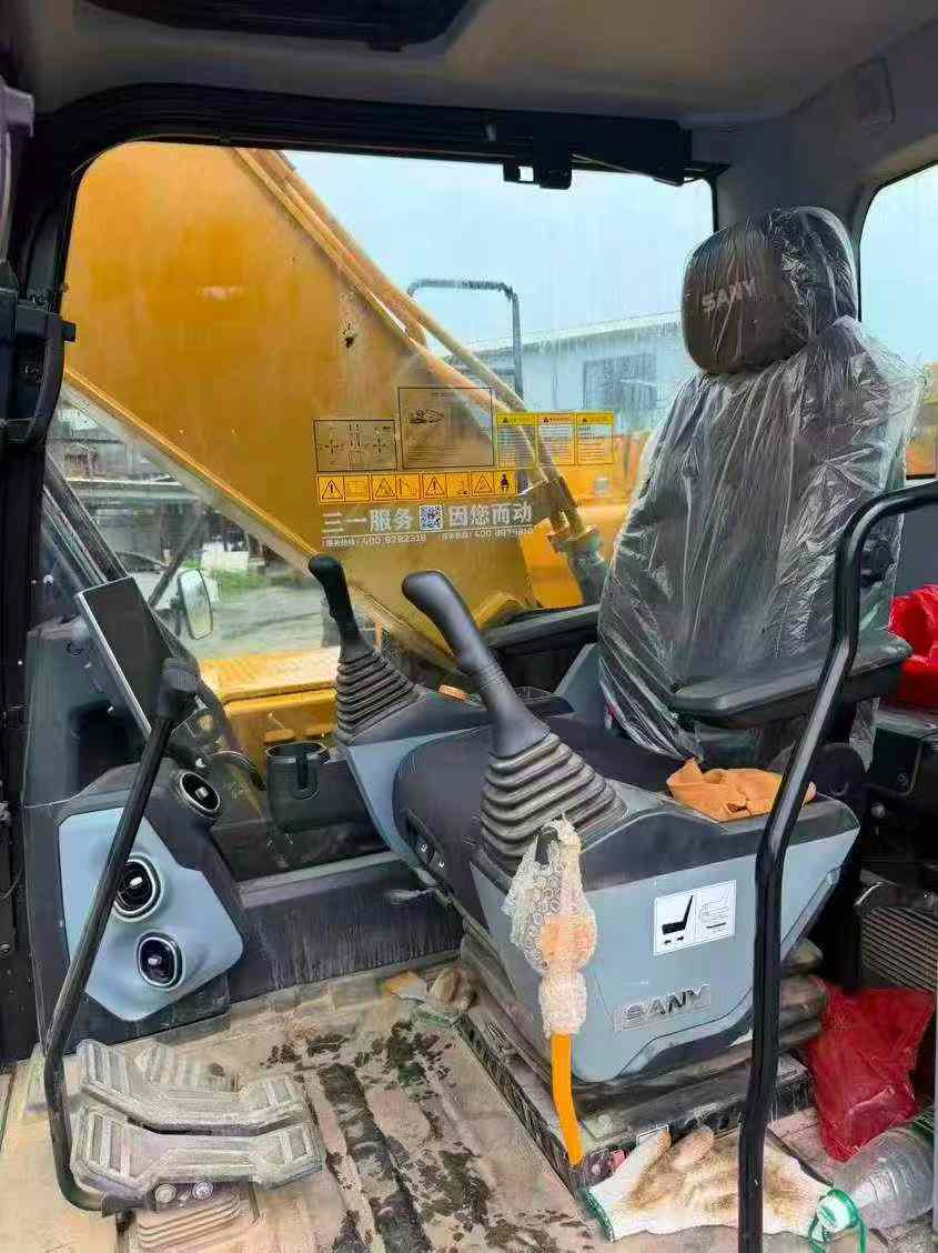 Buy Sany SY200C Used Excavator / 5 Buy Sany SY200C Used Excavator / 5