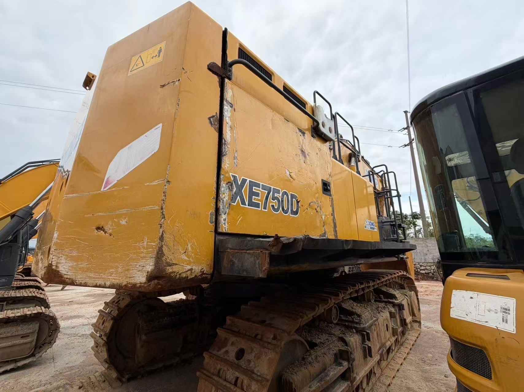 Buy XCMG XE750D Used Excavator / 4 Buy XCMG XE750D Used Excavator / 4