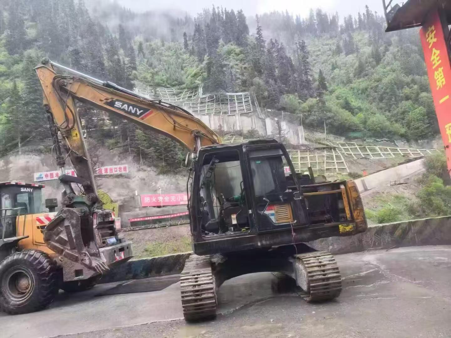 Buy Sany SY135 Used Excavator / 6 Buy Sany SY135 Used Excavator / 6
