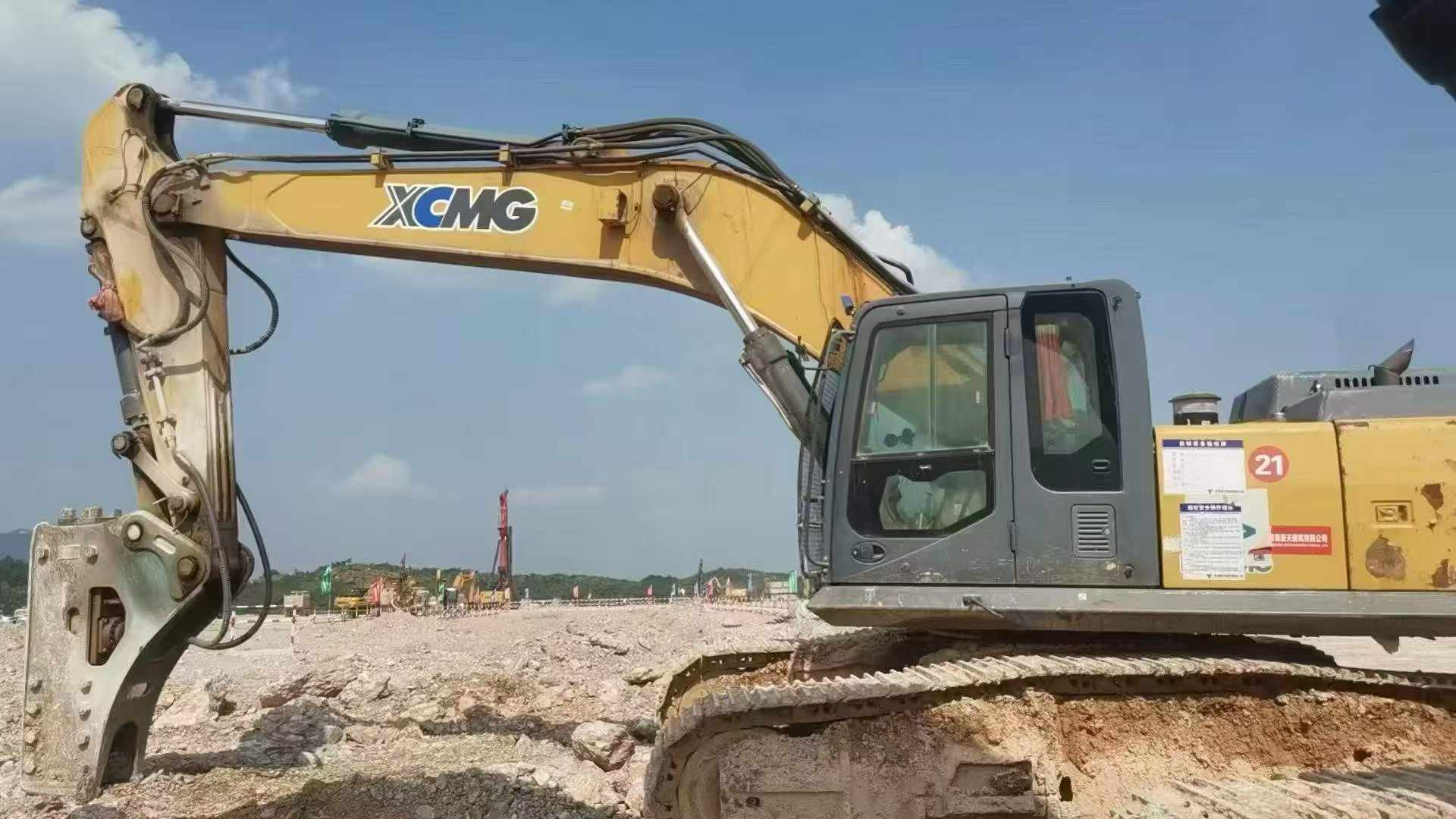 Buy XCMG XE470 Used Excavator / 3