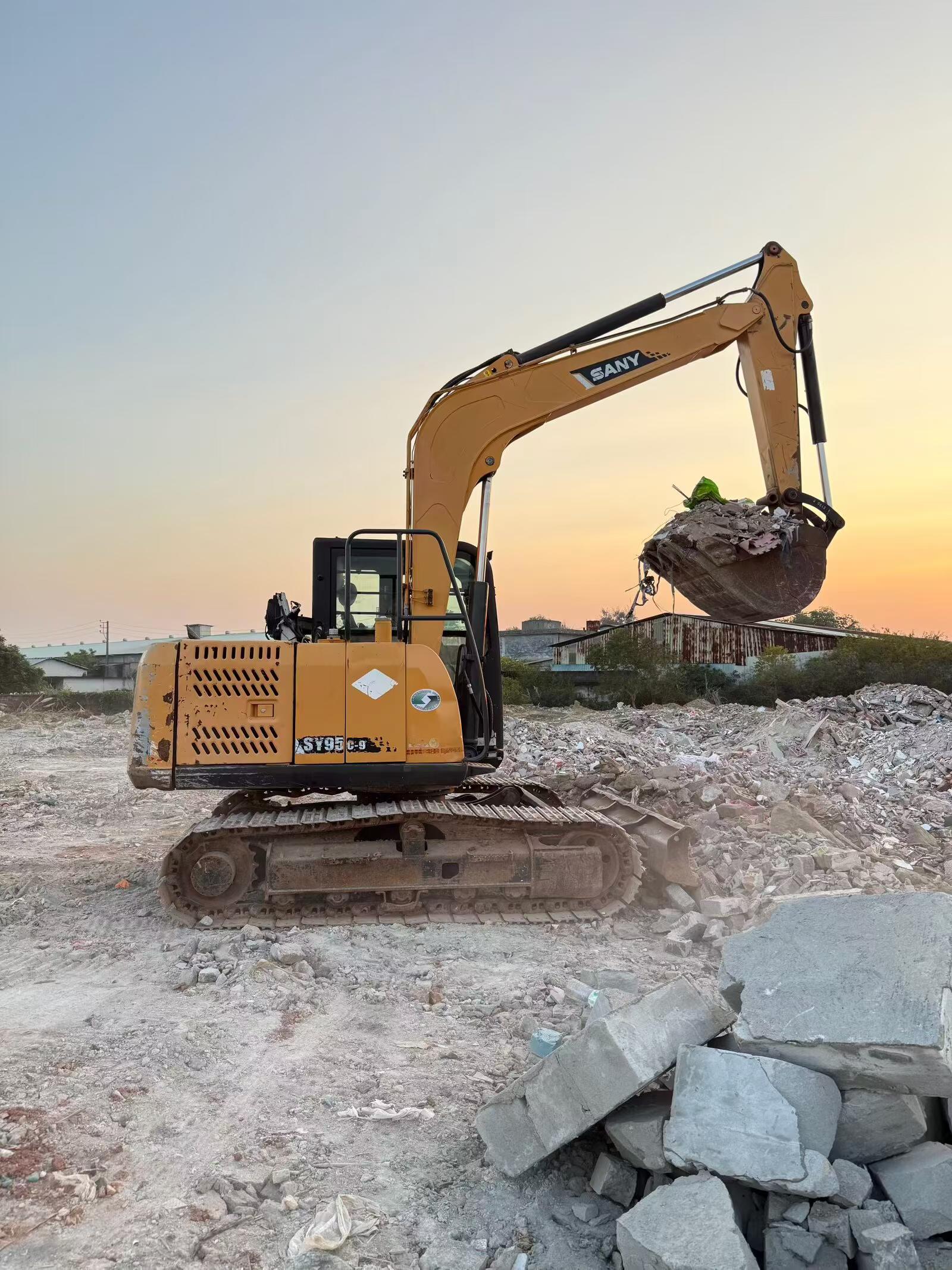 Buy Sany SY95C Used Excavator / 4 Buy Sany SY95C Used Excavator / 4