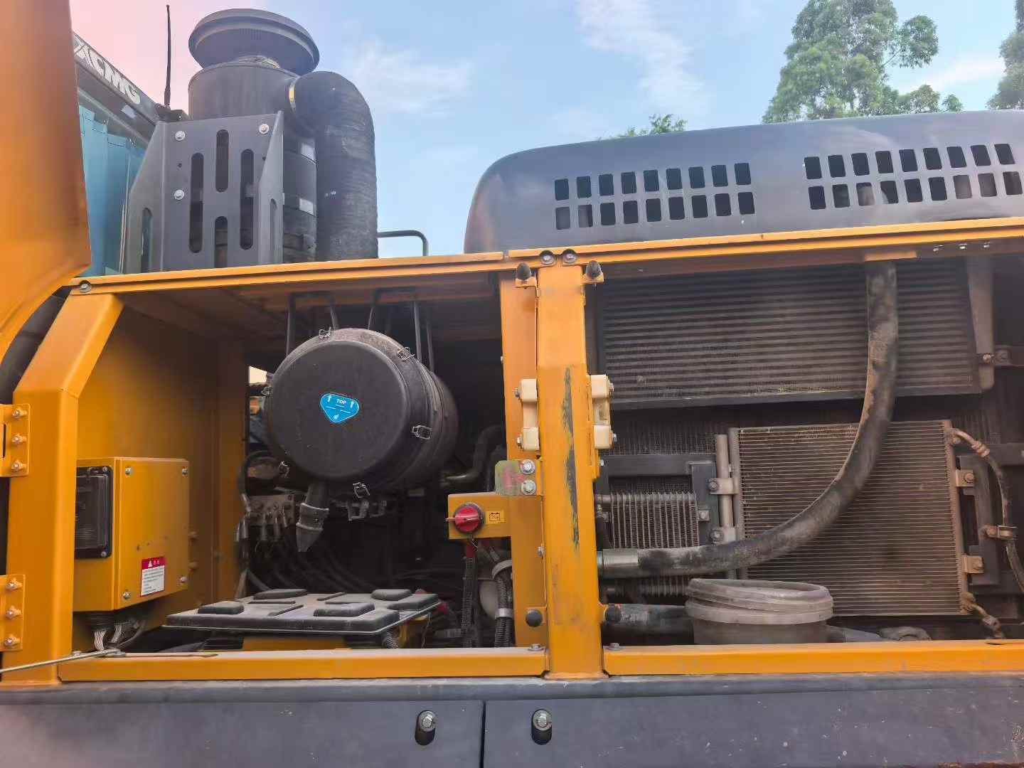 Compre Excavadora XCMG XE400T Usada / 2