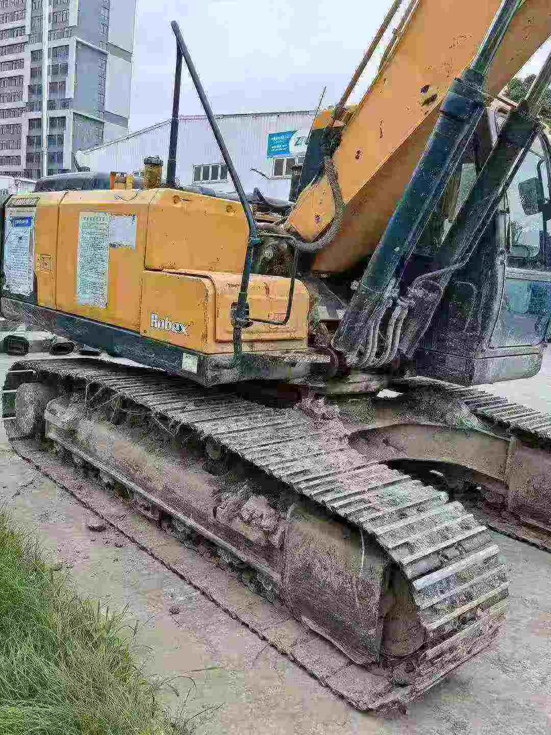 Buy Hyundai R215VS Used Excavator / 3 Buy Hyundai R215VS Used Excavator / 3