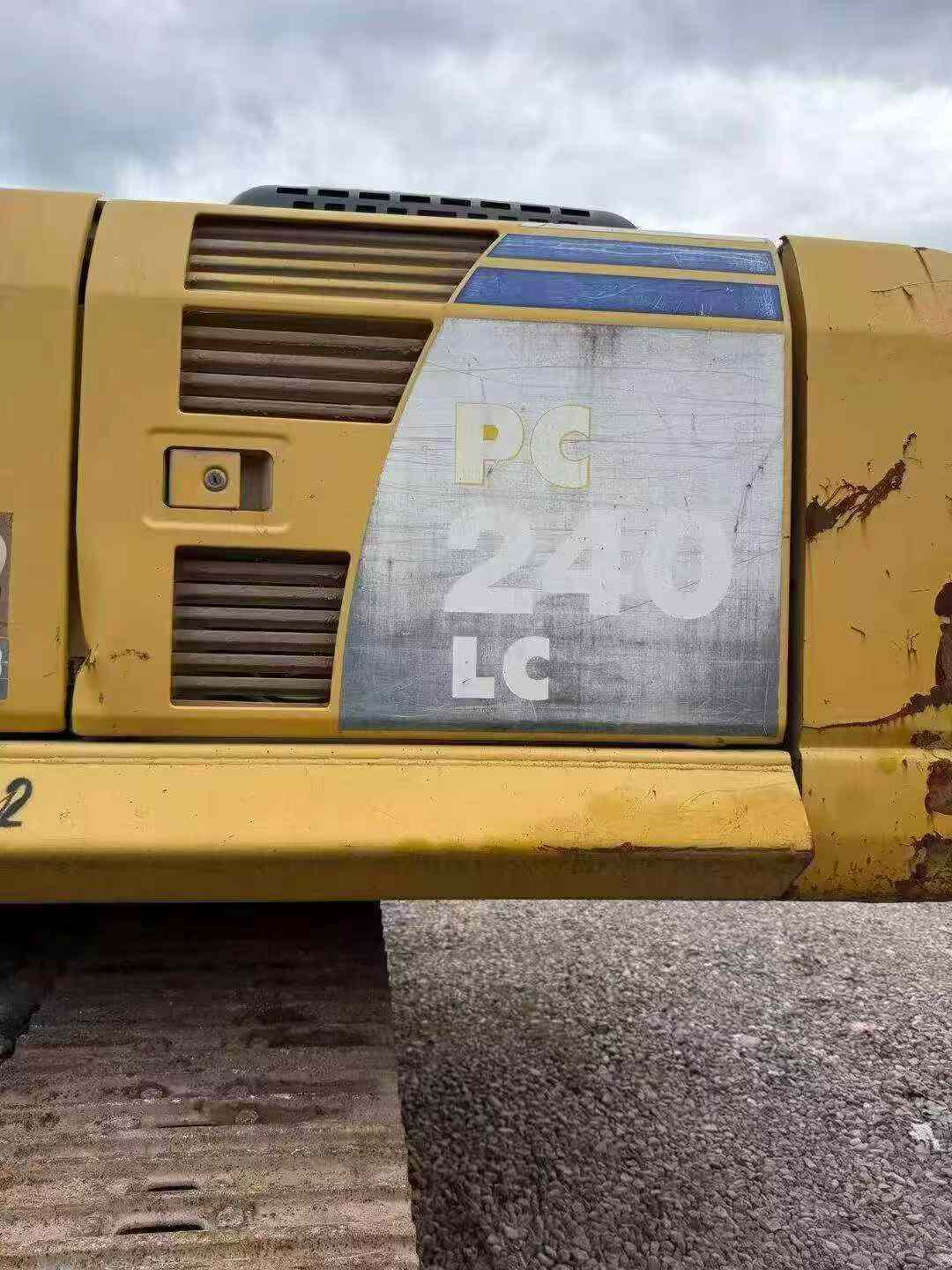 Buy Komatsu PC240-6 Used Excavator / 3 Buy Komatsu PC240-6 Used Excavator / 3