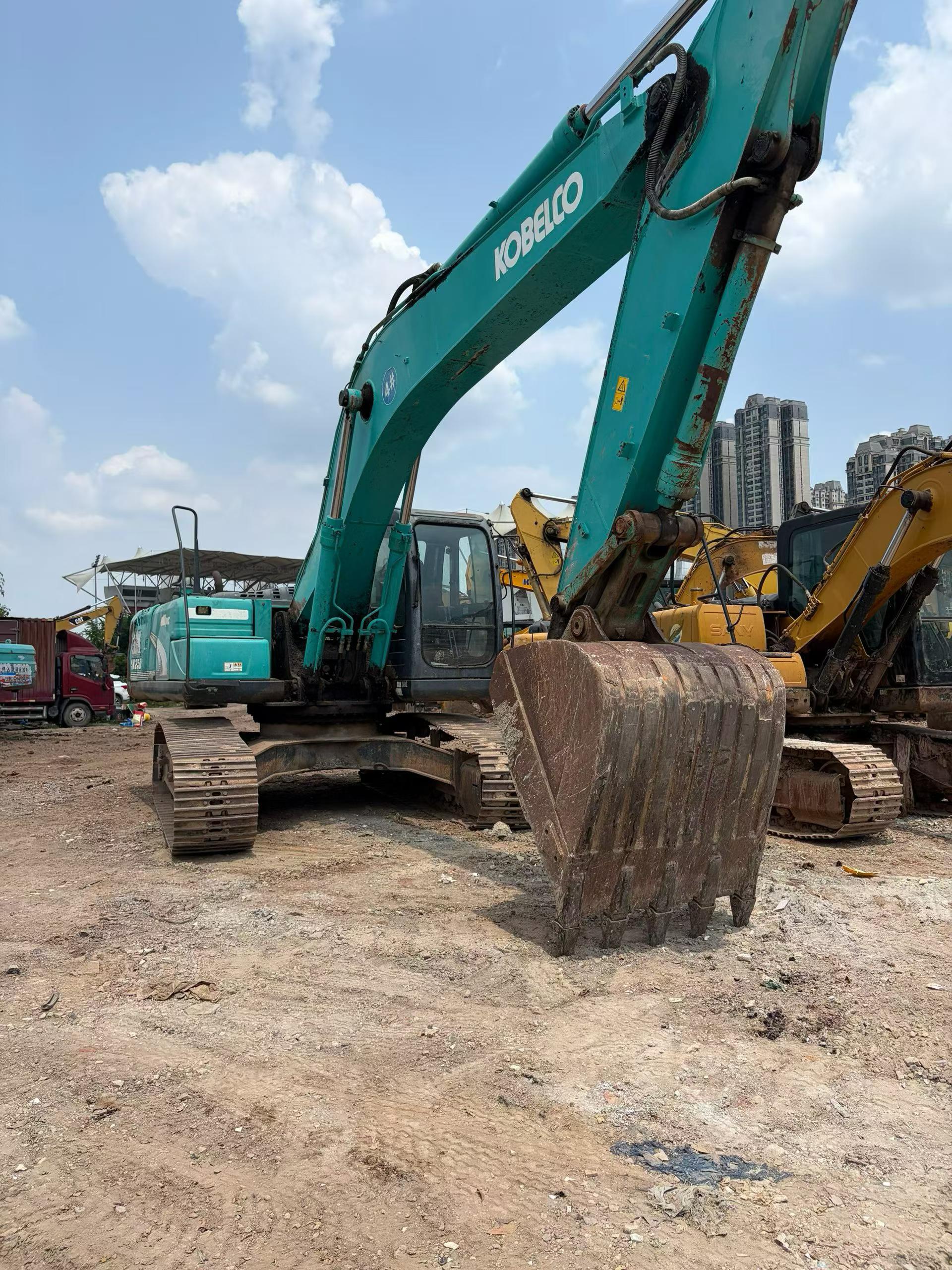 Buy Kobelco SK250 Used Excavator / 1