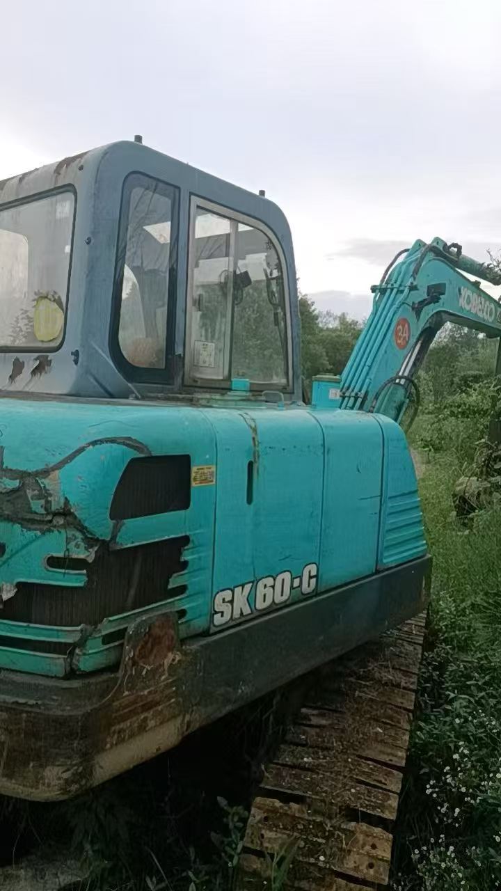 Buy Kobelco SK60 Used Excavator / 4