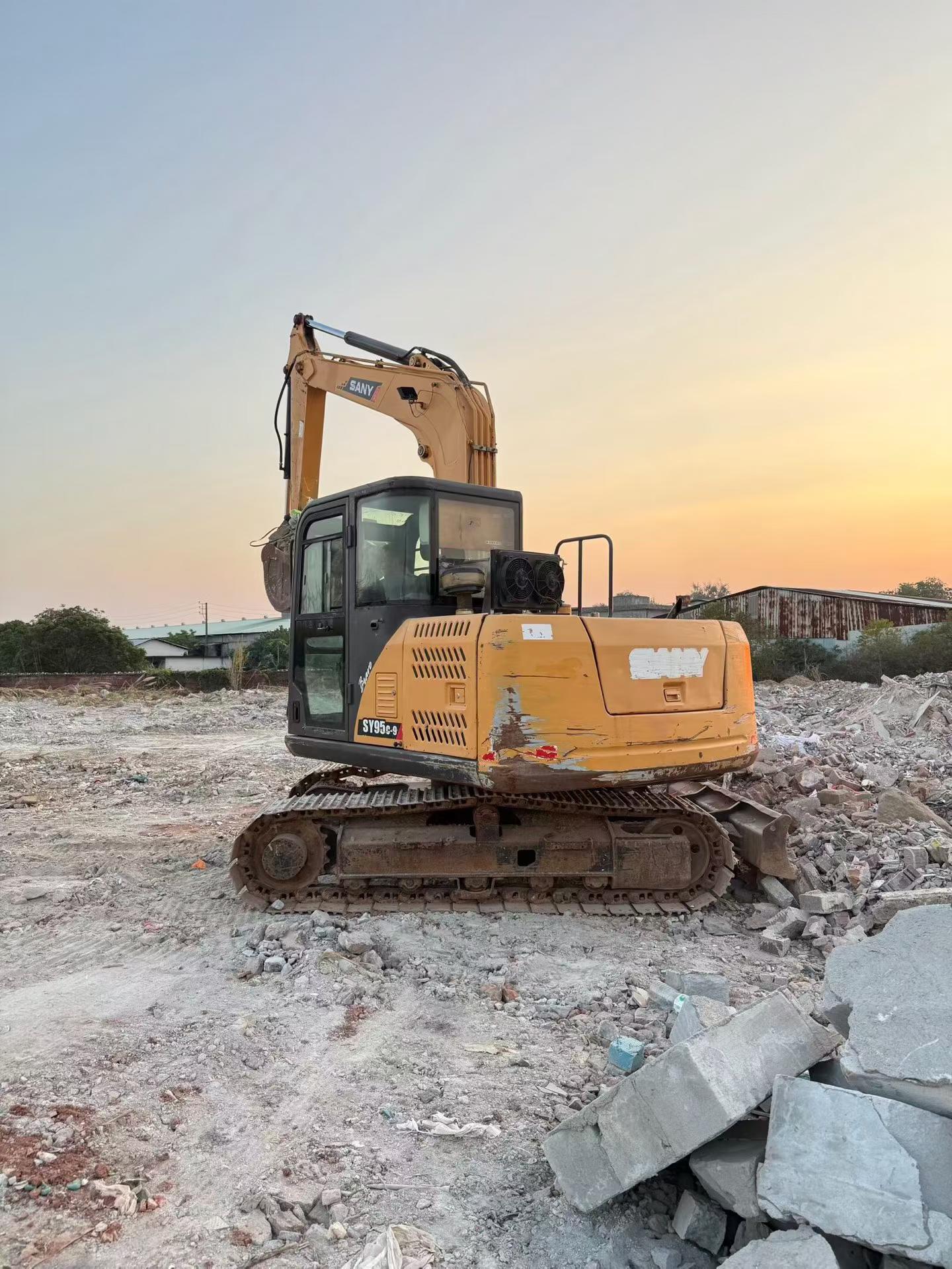 Buy Sany SY95C Used Excavator / 2 Buy Sany SY95C Used Excavator / 2