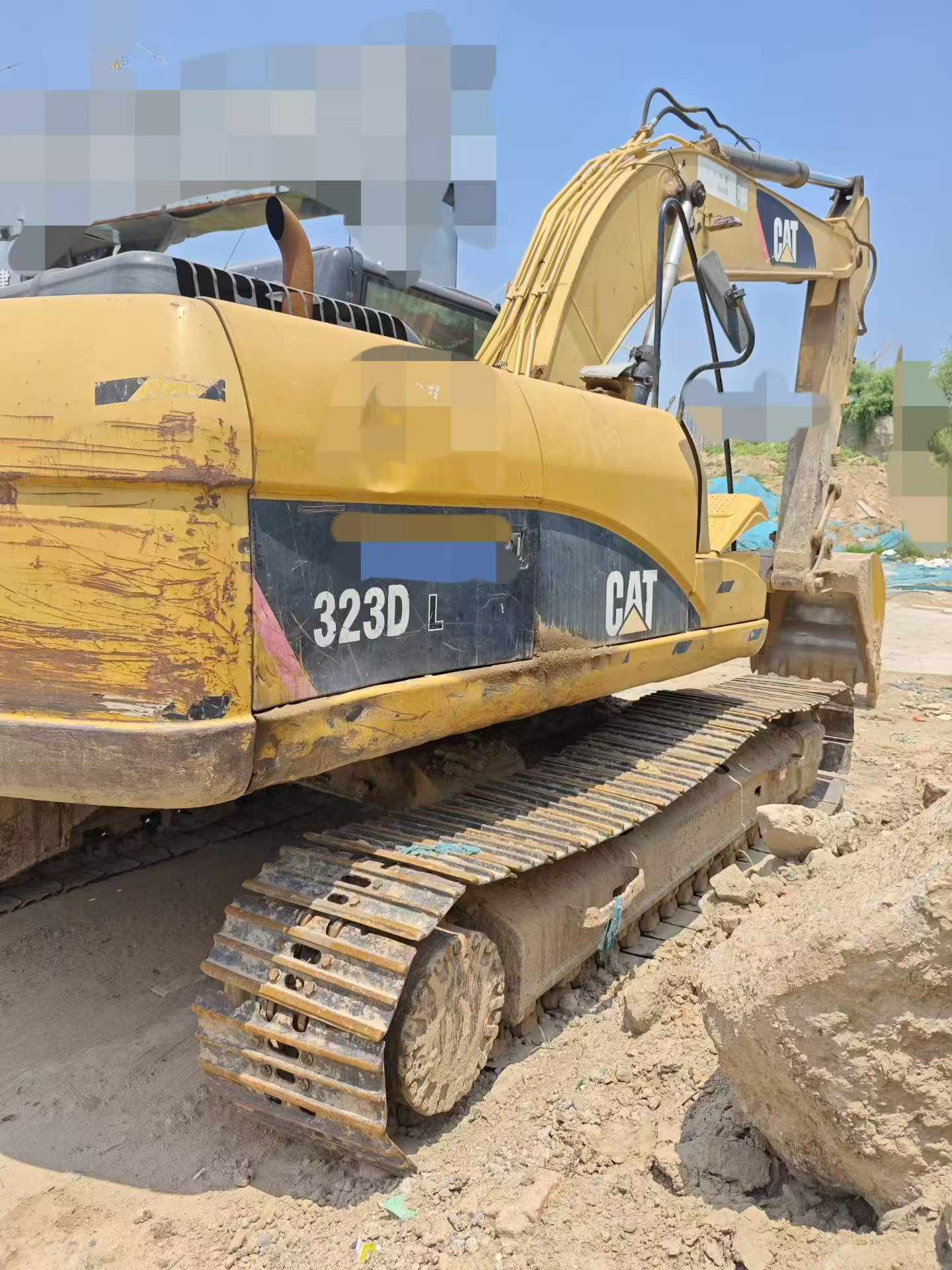 Buy Caterpillar 323DL Used Excavator / 2 Buy Caterpillar 323DL Used Excavator / 2