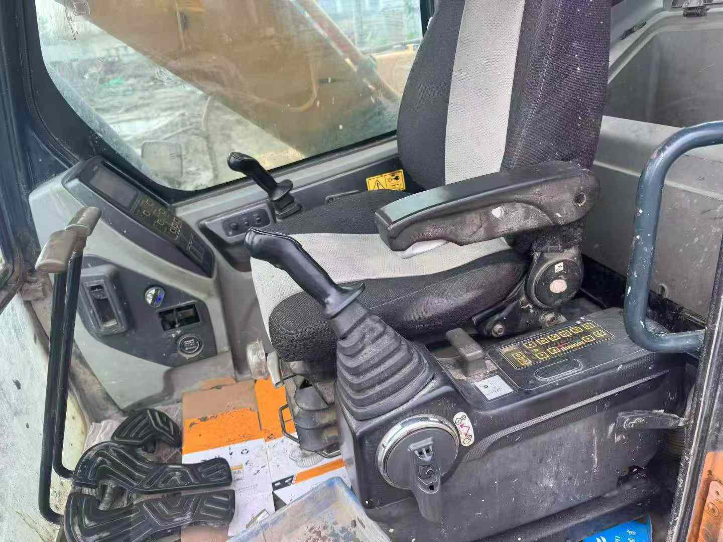 Buy Hyundai R215-7 Used Excavator / 6 Buy Hyundai R215-7 Used Excavator / 6