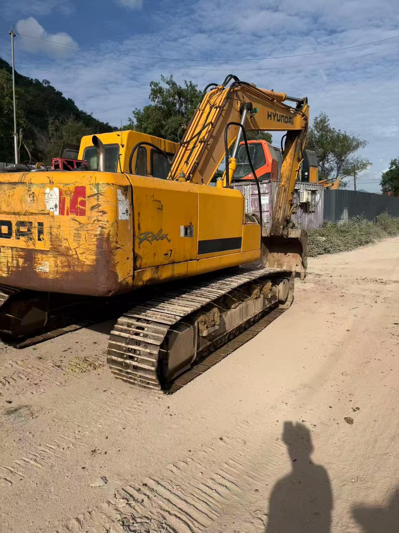 Buy Hyundai R225-7 Used Excavator / 1