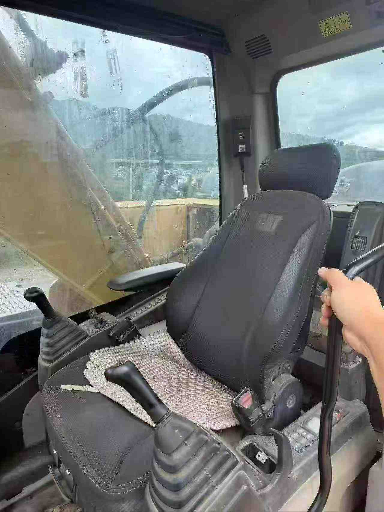 Buy Caterpillar 320D Used Excavator / 6 Buy Caterpillar 320D Used Excavator / 6