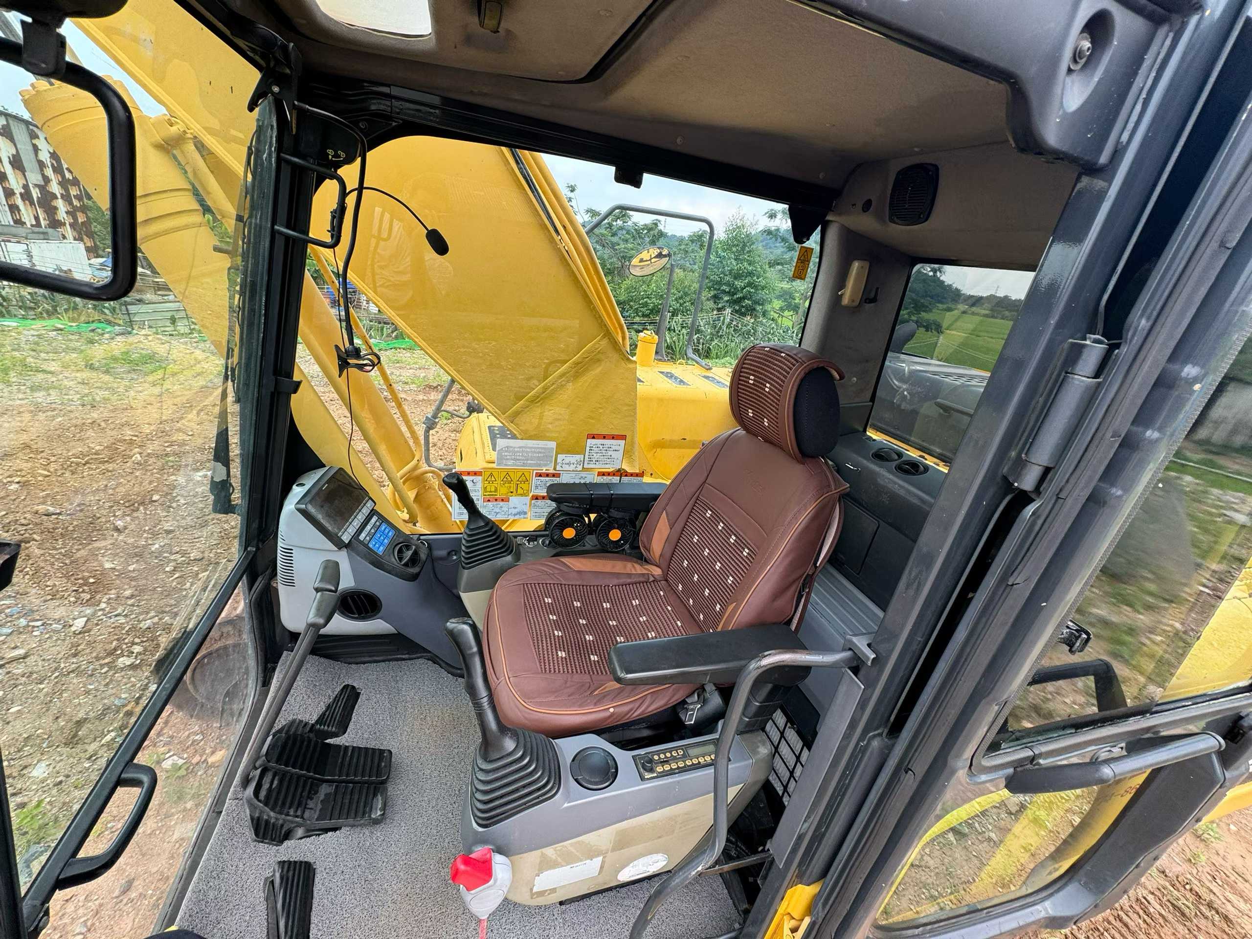 Buy Komatsu PC200-8N1 Used Excavator / 3 Buy Komatsu PC200-8N1 Used Excavator / 3