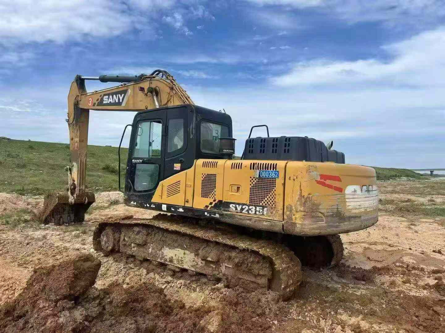Buy Sany SY205C Used Excavator / 5 Buy Sany SY205C Used Excavator / 5
