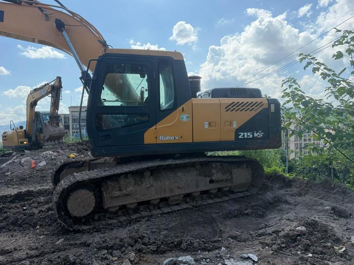 Buy Hyundai R215-7 Used Excavator / 1