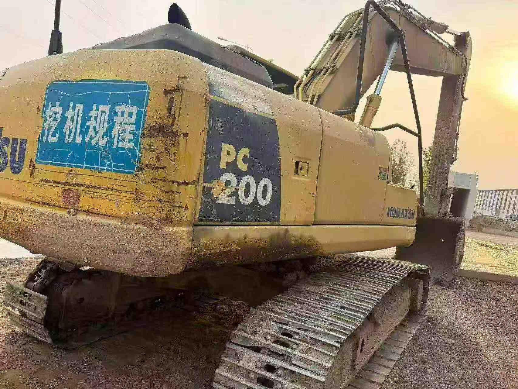 Buy Komatsu PC200 Used Excavator / 4