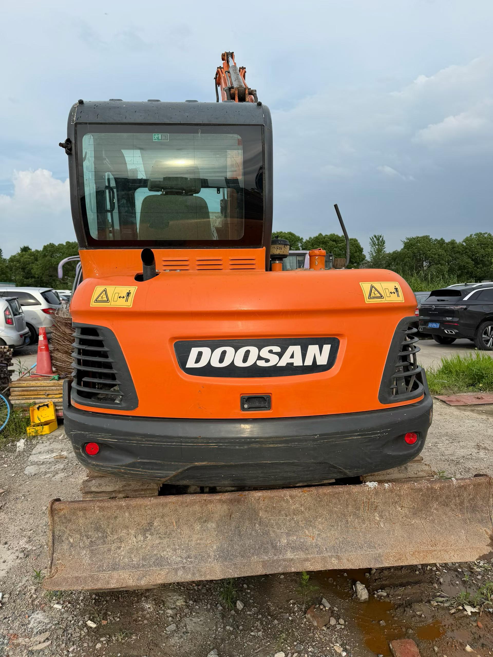 Buy Doosan DH60 Used Excavator / 4 Buy Doosan DH60 Used Excavator / 4