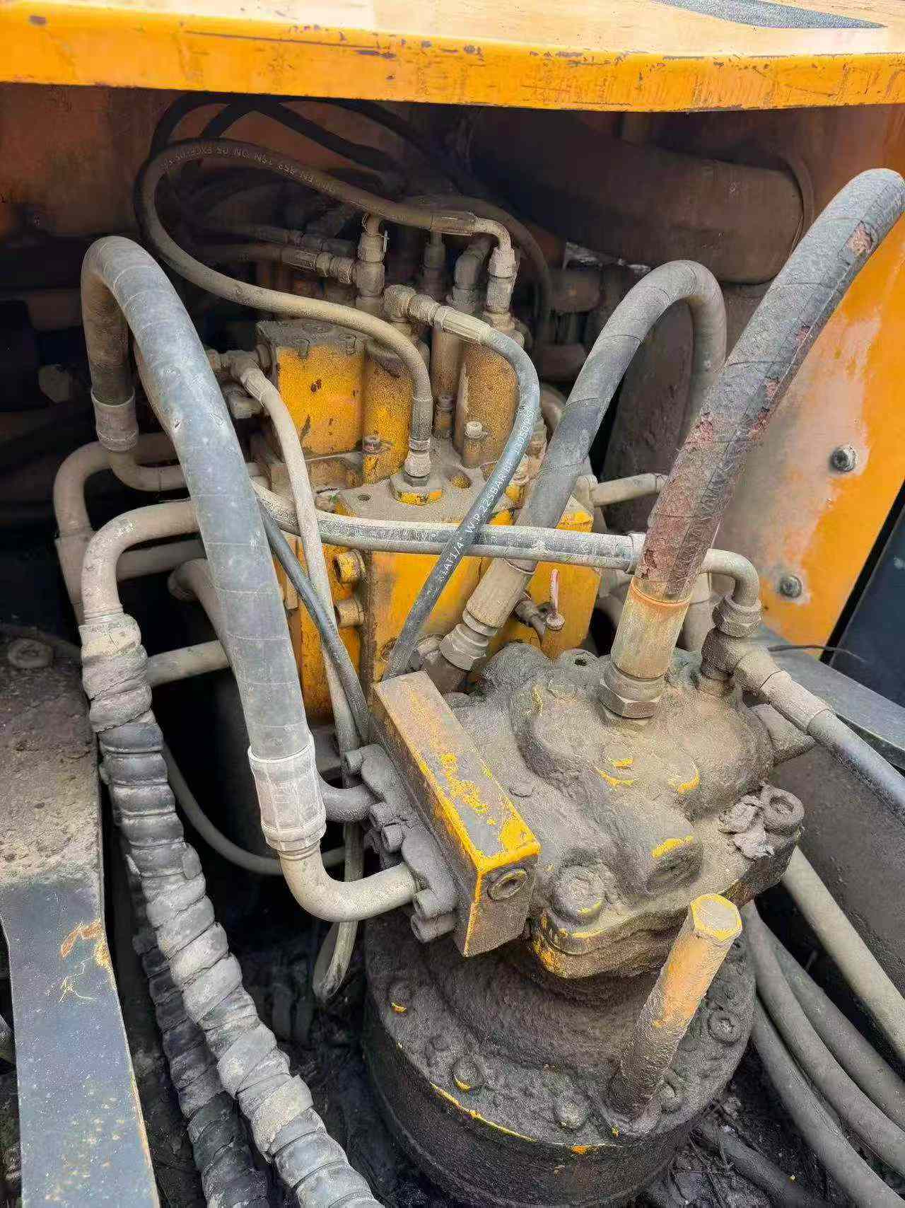 Buy Hyundai R215-7 Used Excavator / 7 Buy Hyundai R215-7 Used Excavator / 7