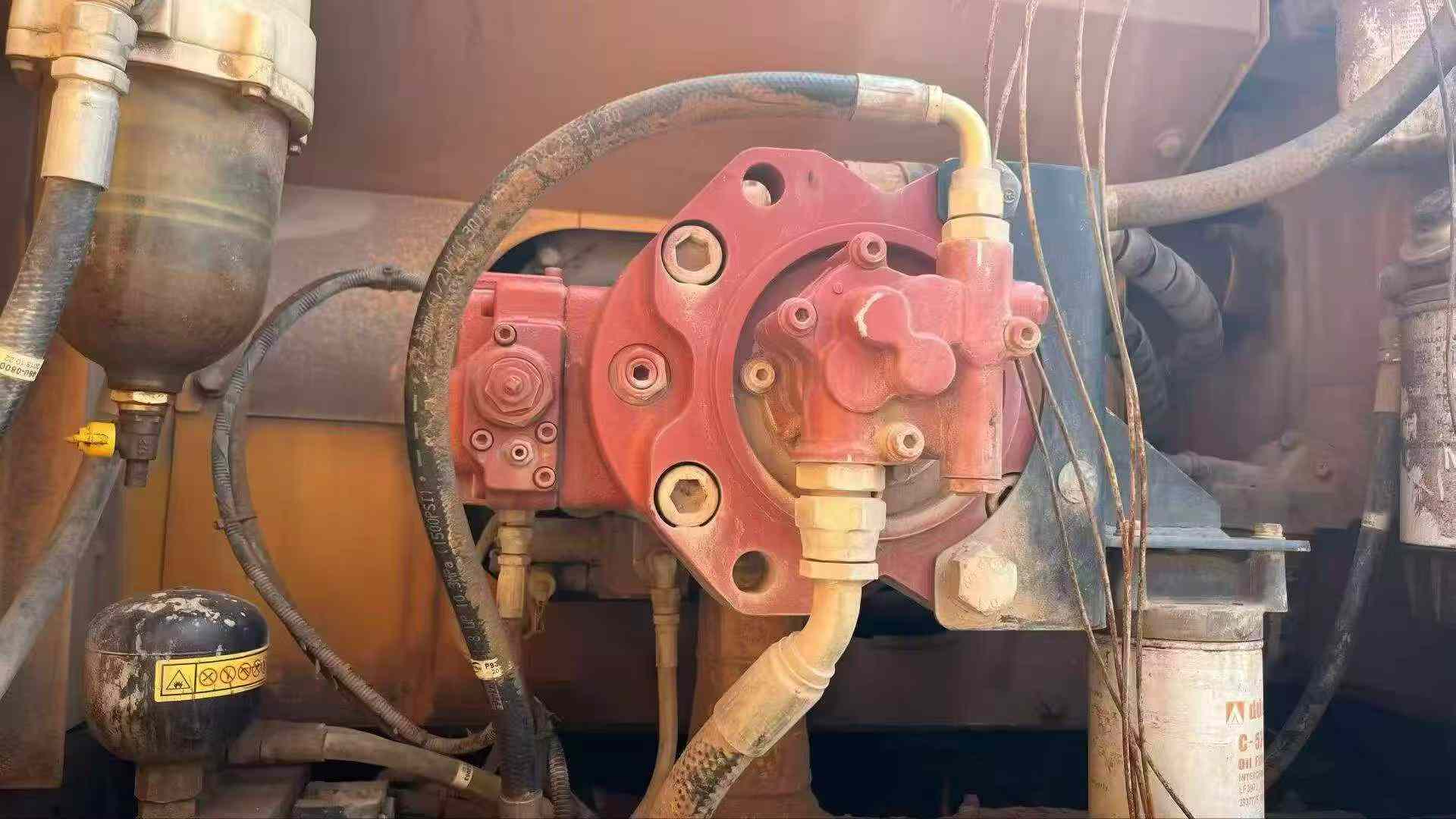 Buy Hyundai R215-7 Used Excavator / 4 Buy Hyundai R215-7 Used Excavator / 4
