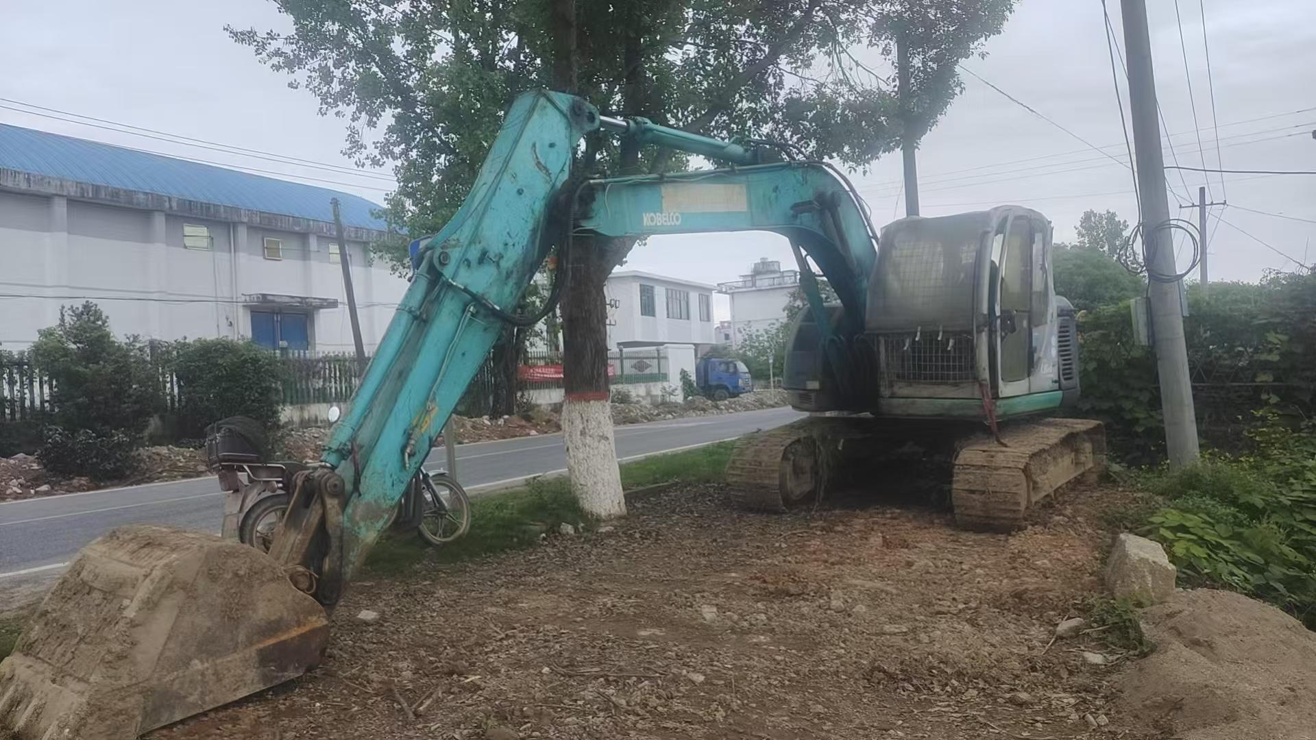 Buy Kobelco SK135 Used Excavator / 3 Buy Kobelco SK135 Used Excavator / 3