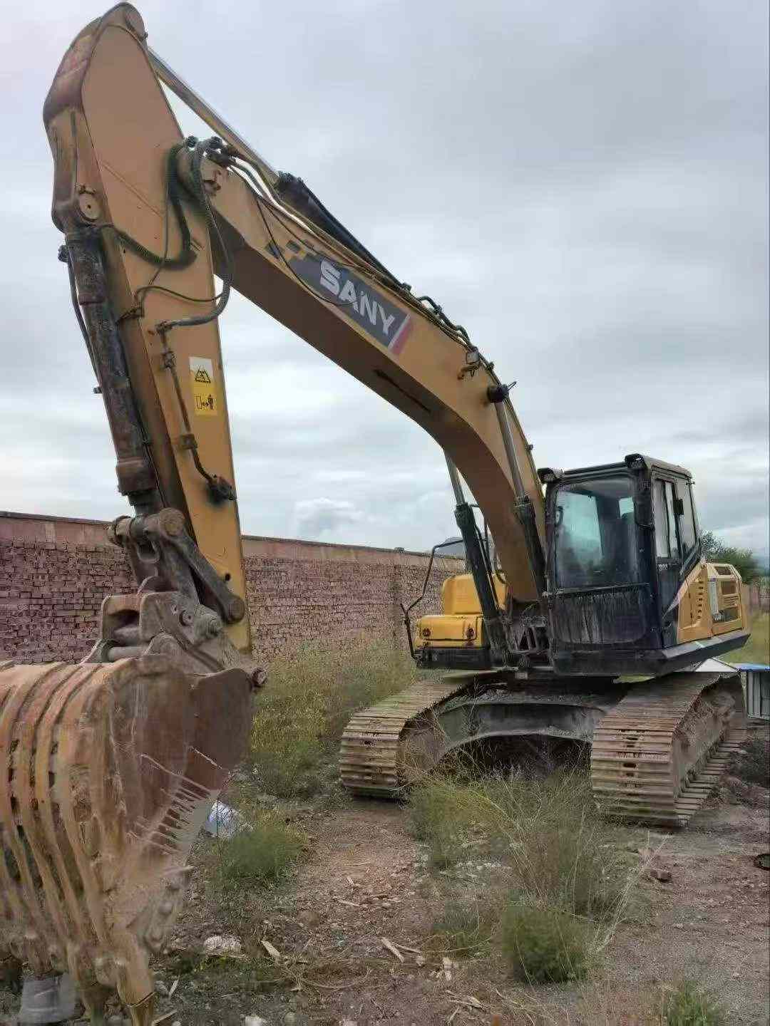 Buy Sany SY235C Used Excavator / 5 Buy Sany SY235C Used Excavator / 5