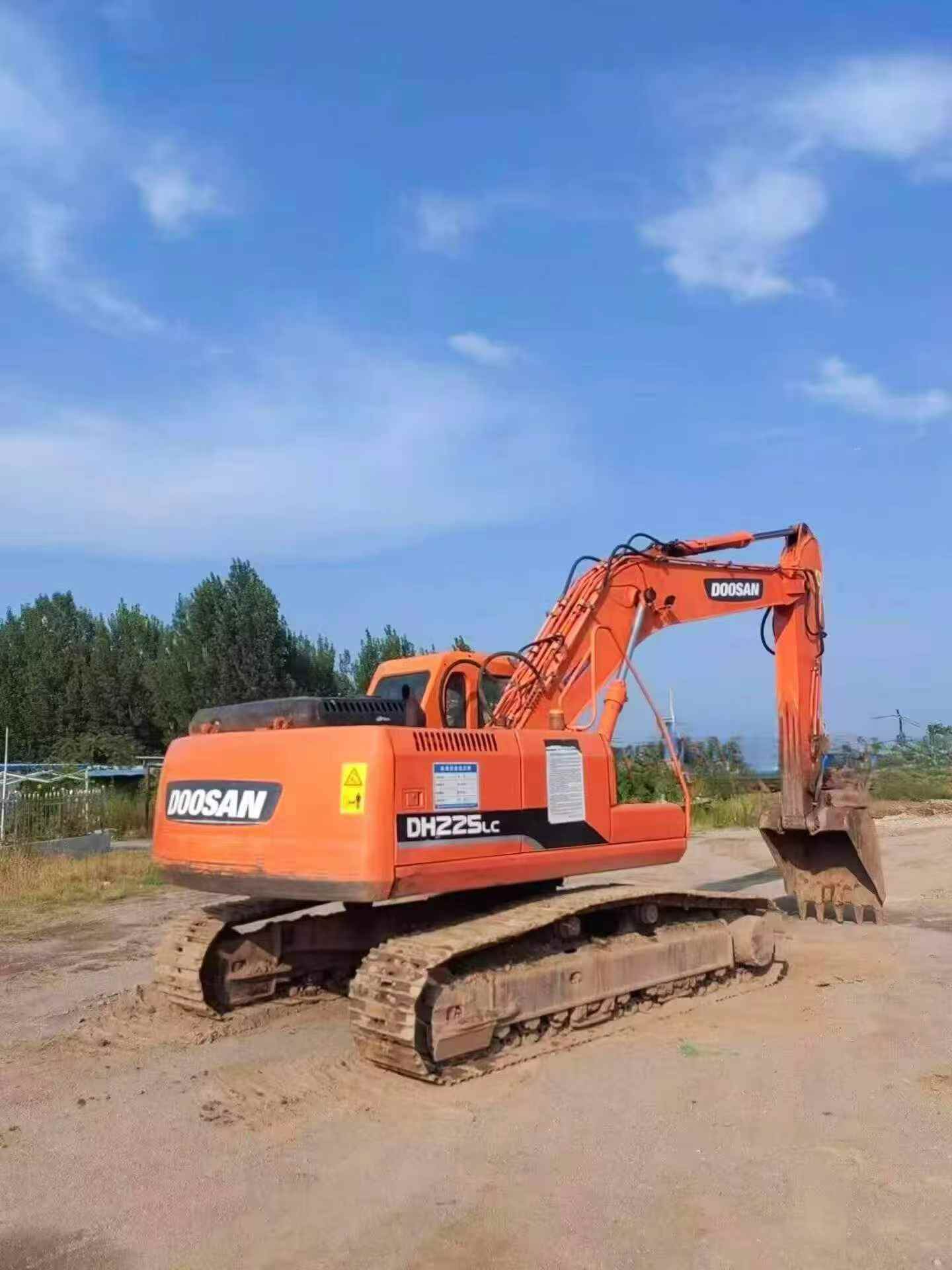 Buy Doosan DH225-7 Used Excavator / 2 Buy Doosan DH225-7 Used Excavator / 2