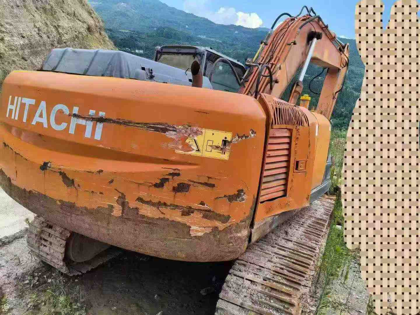 شراء حفارة Hitachi ZX240 مستعملة / 3