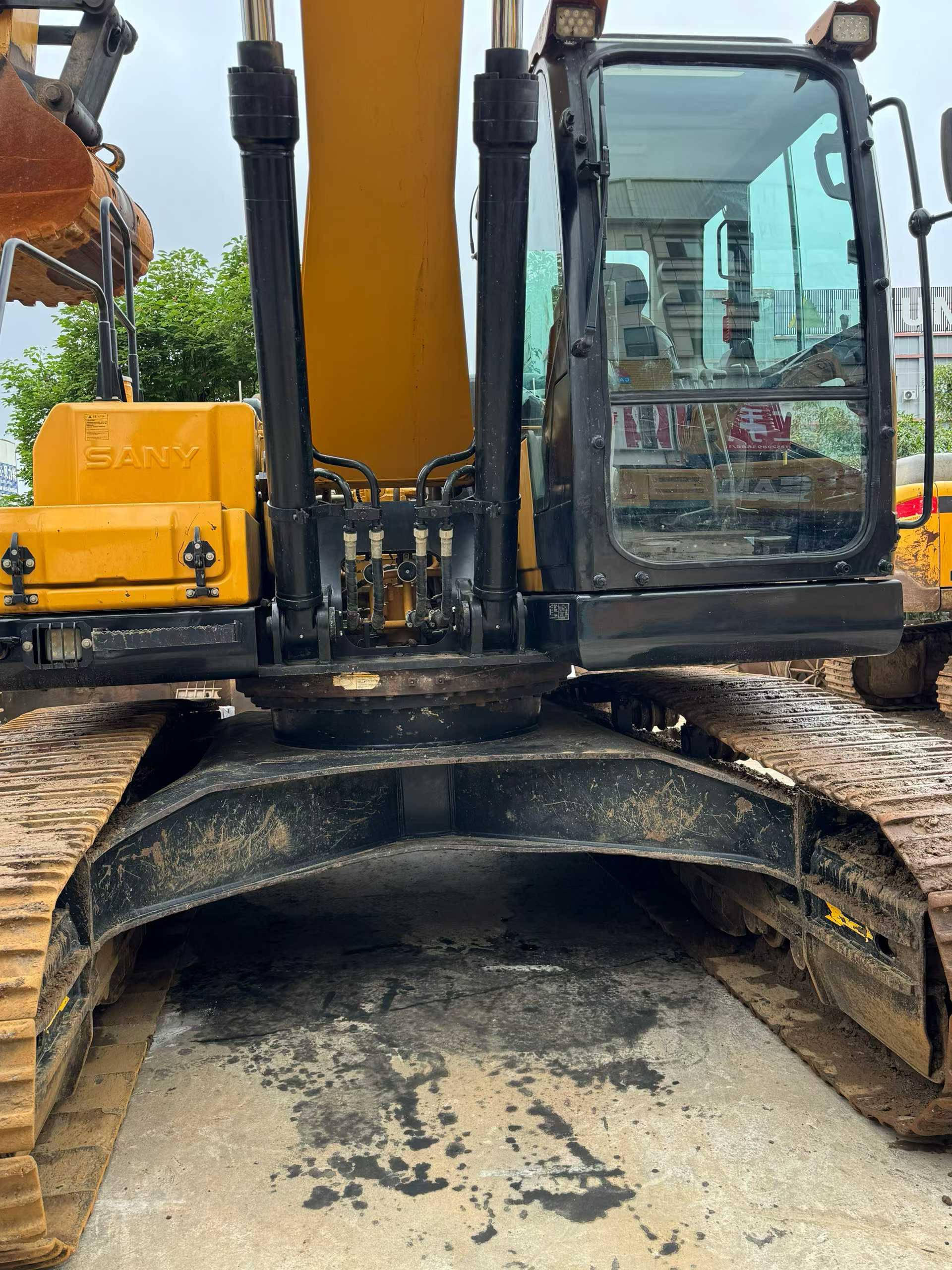 Buy Sany SY215H Used Excavator / 2 Buy Sany SY215H Used Excavator / 2