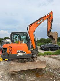 Buy Doosan DH60 Used Excavator / 3 Buy Doosan DH60 Used Excavator / 3