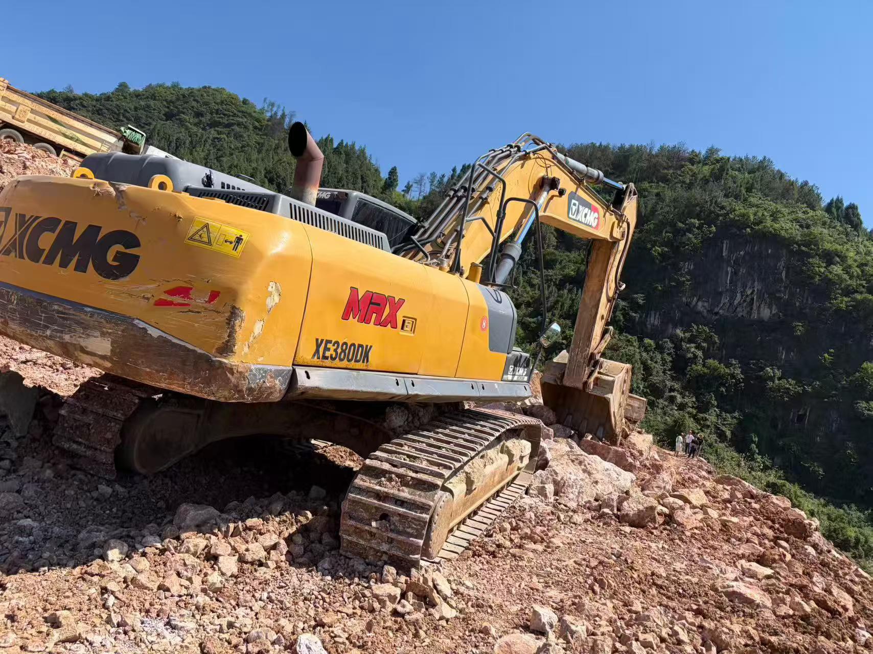 Buy Caterpillar 320A Used Excavator / 2 Buy Caterpillar 320A Used Excavator / 2
