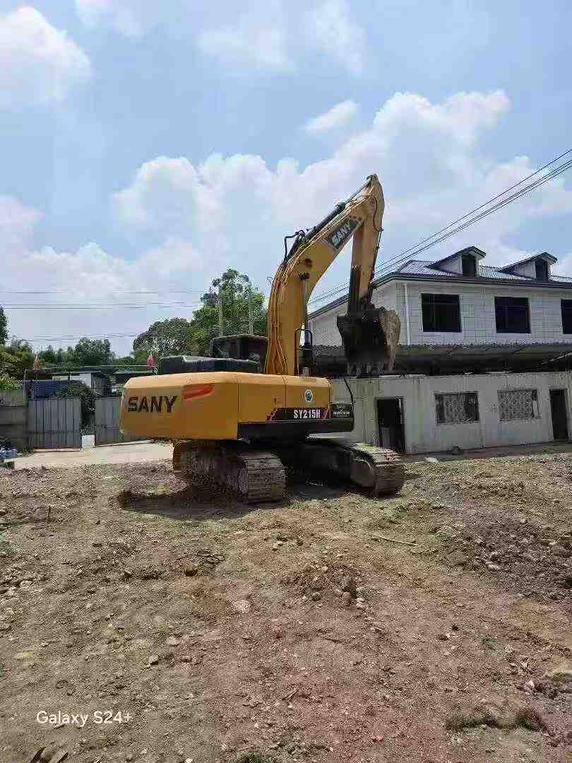 Buy Sany SY215H Used Excavator / 9 Buy Sany SY215H Used Excavator / 9