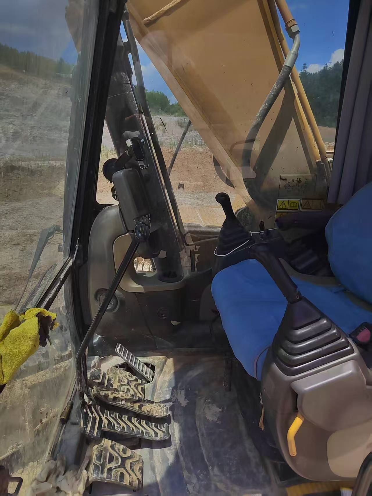 Buy Caterpillar 323 Used Excavator / 9 Buy Caterpillar 323 Used Excavator / 9