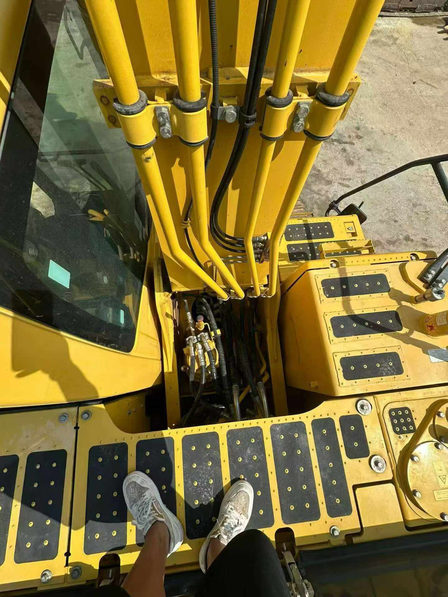 Buy Komatsu PC200-1 Used Excavator / 5