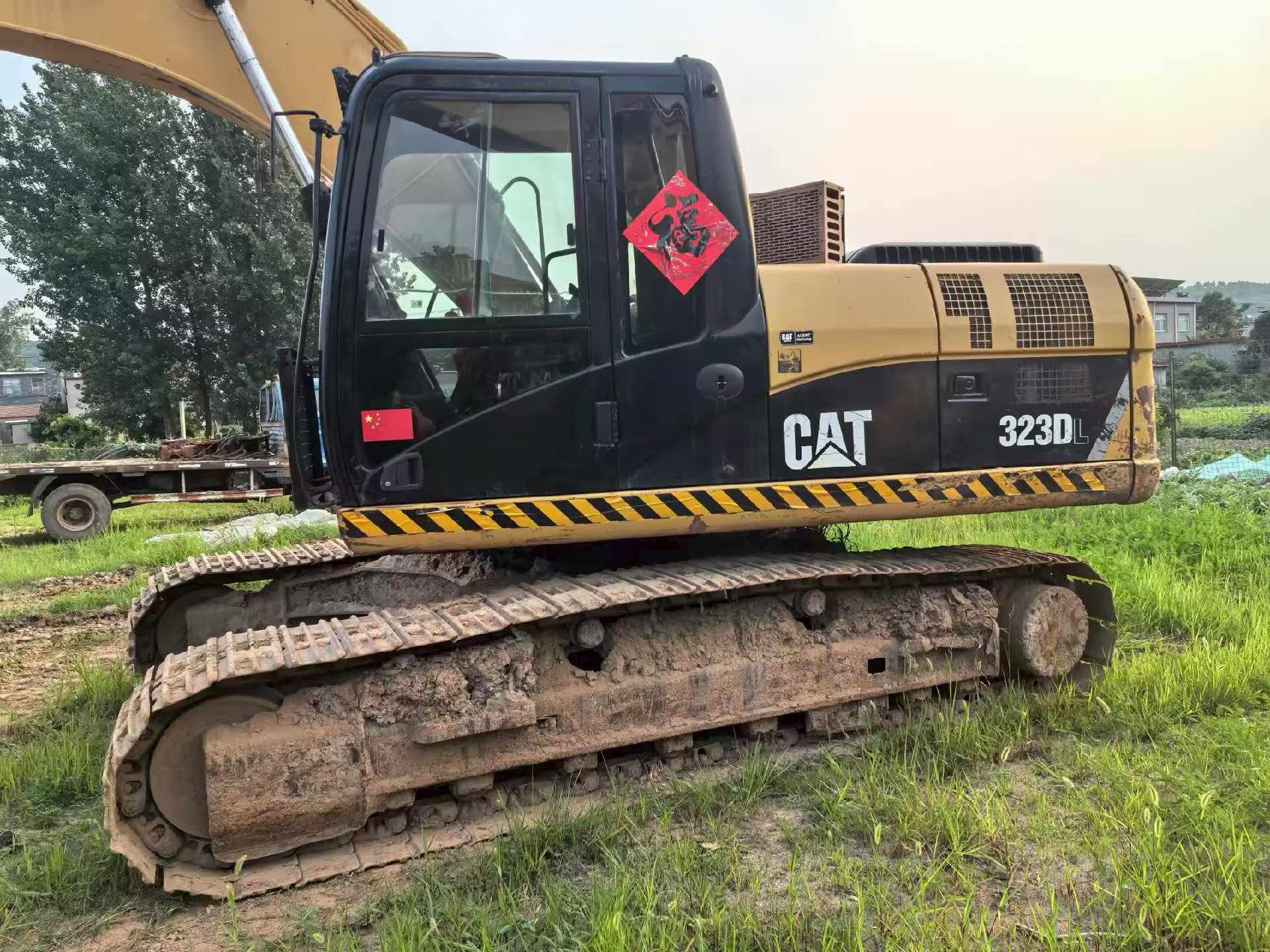 Buy Caterpillar 323 Used Excavator / 3