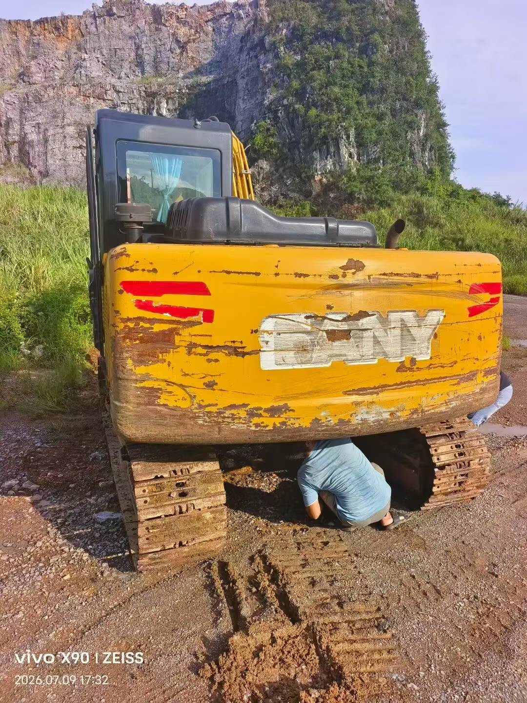 Buy Sany SY135 Used Excavator / 6 Buy Sany SY135 Used Excavator / 6