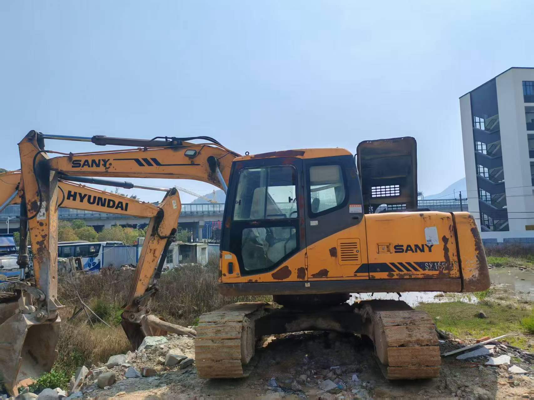 Buy Sany SY135 Used Excavator / 3 Buy Sany SY135 Used Excavator / 3
