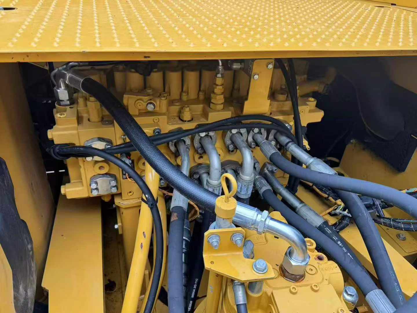Buy Caterpillar 330B Used Excavator / 4 Buy Caterpillar 330B Used Excavator / 4
