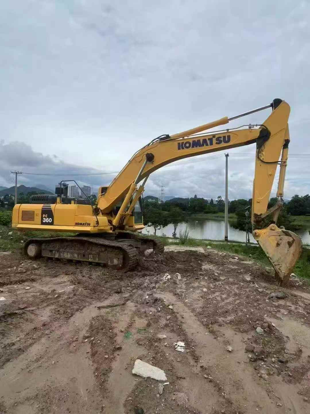 Buy Komatsu PC360-7 Used Excavator / 4 Buy Komatsu PC360-7 Used Excavator / 4