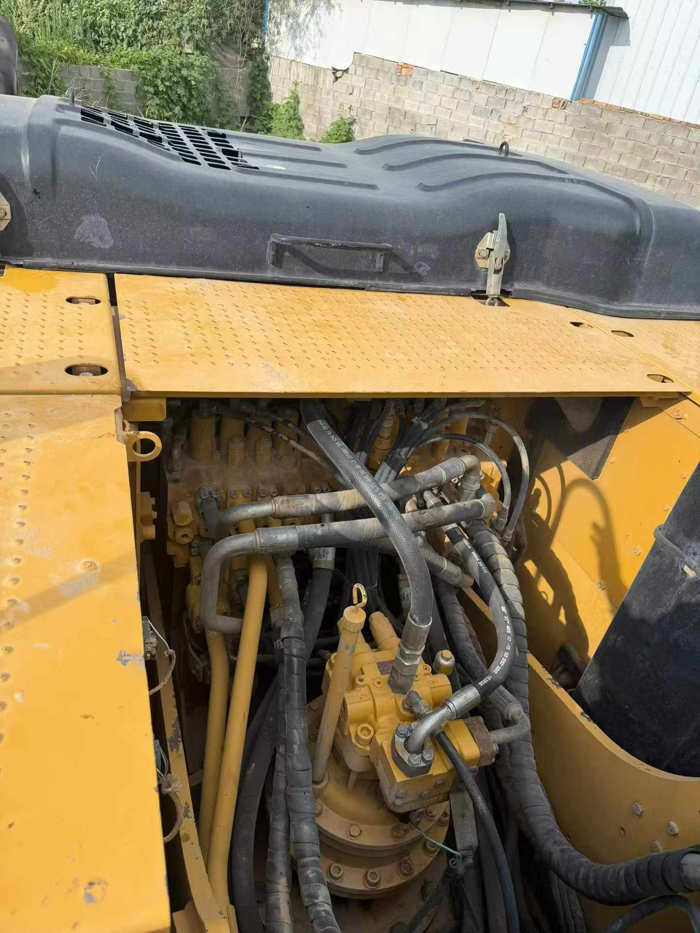 Buy Caterpillar 323 Used Excavator / 8 Buy Caterpillar 323 Used Excavator / 8