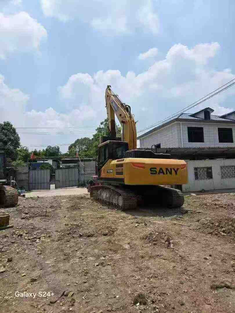 Buy Sany SY215H Used Excavator / 8 Buy Sany SY215H Used Excavator / 8