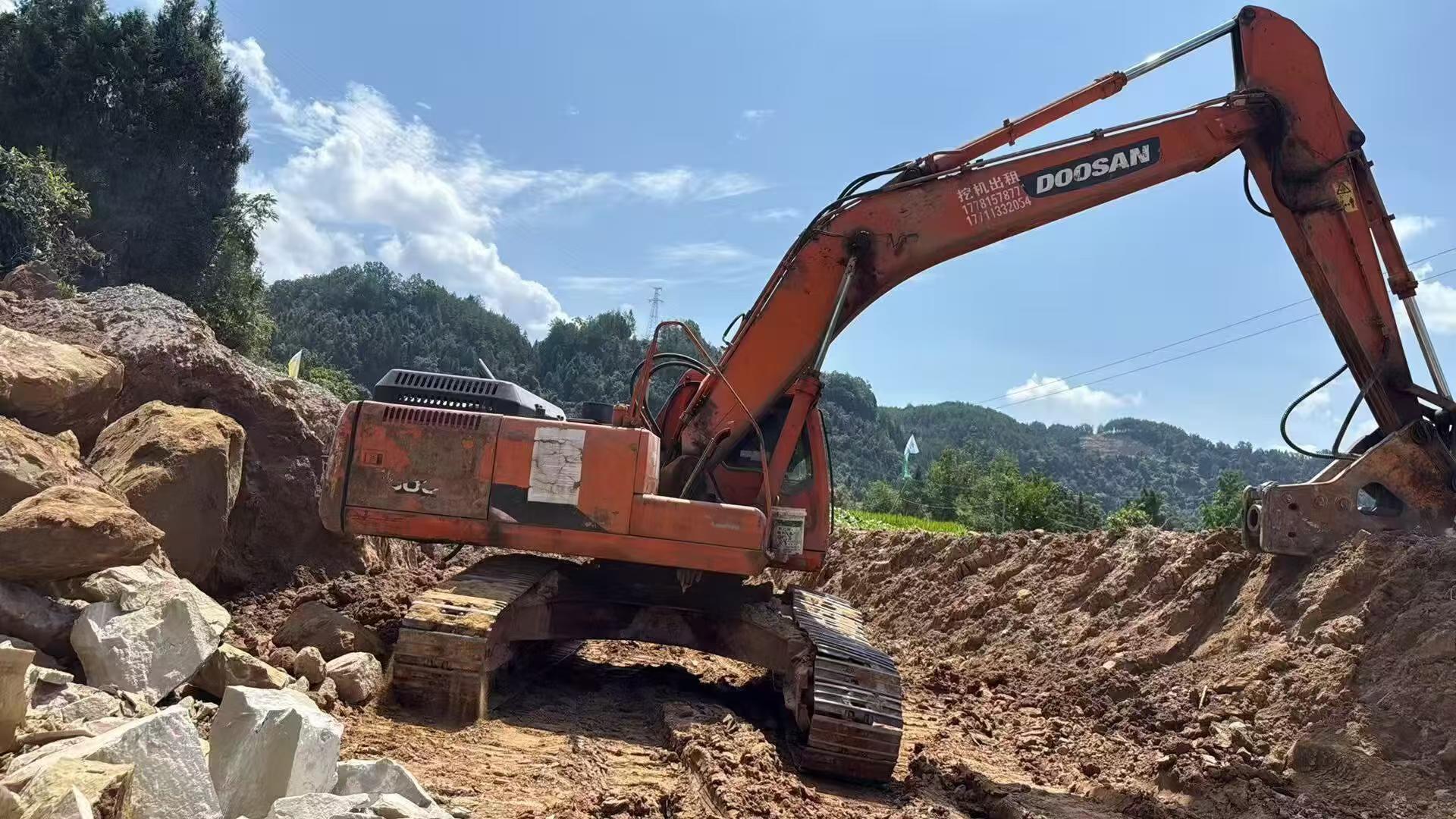 Buy Doosan DH225-9 Used Excavator / 7 Buy Doosan DH225-9 Used Excavator / 7