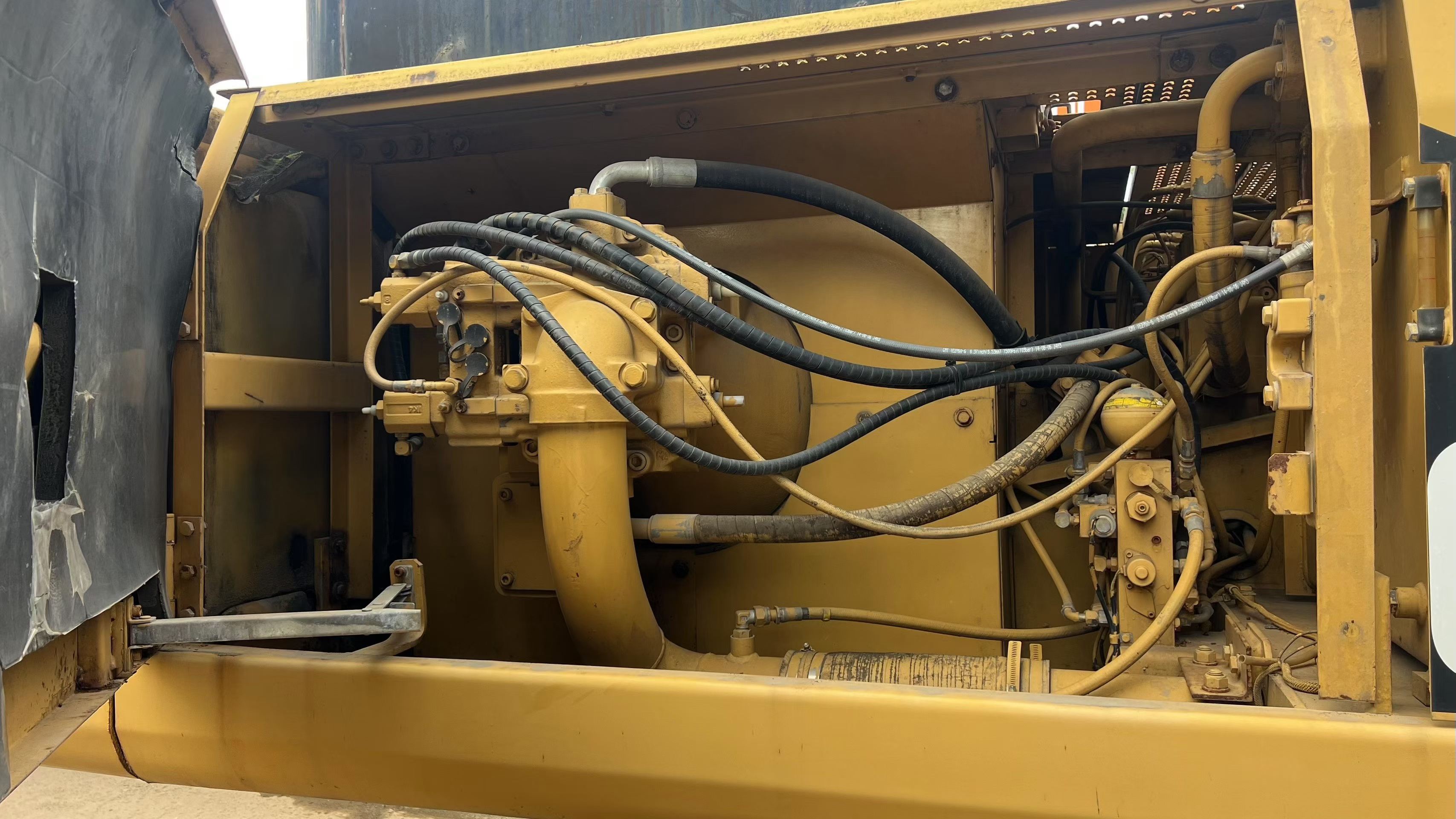 Buy Caterpillar 330B Used Excavator / 3 Buy Caterpillar 330B Used Excavator / 3