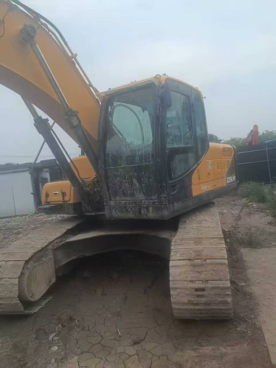 Buy Hyundai R225-7 Used Excavator / 1