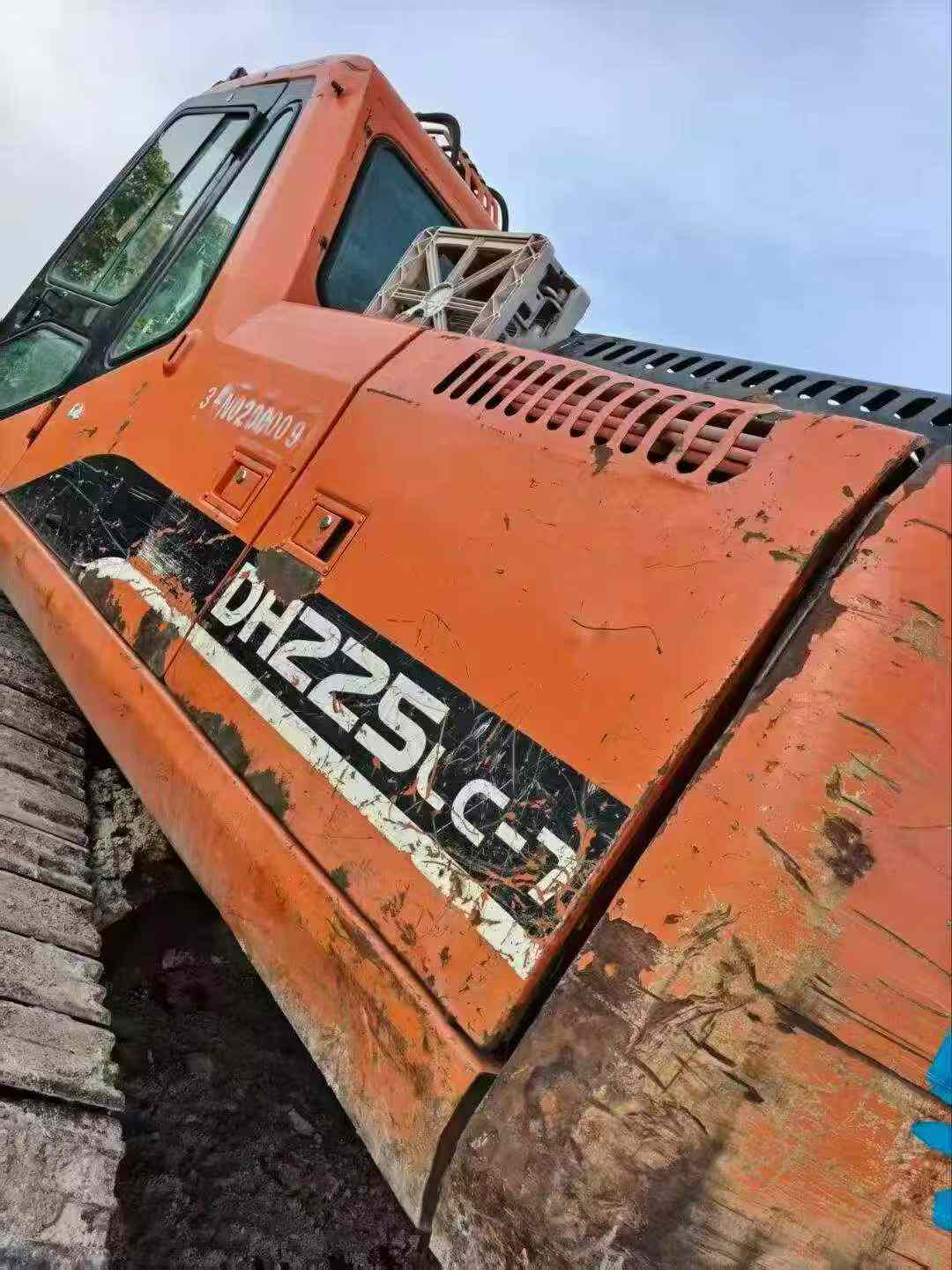 Buy Doosan DH225-7 Used Excavator / 4
