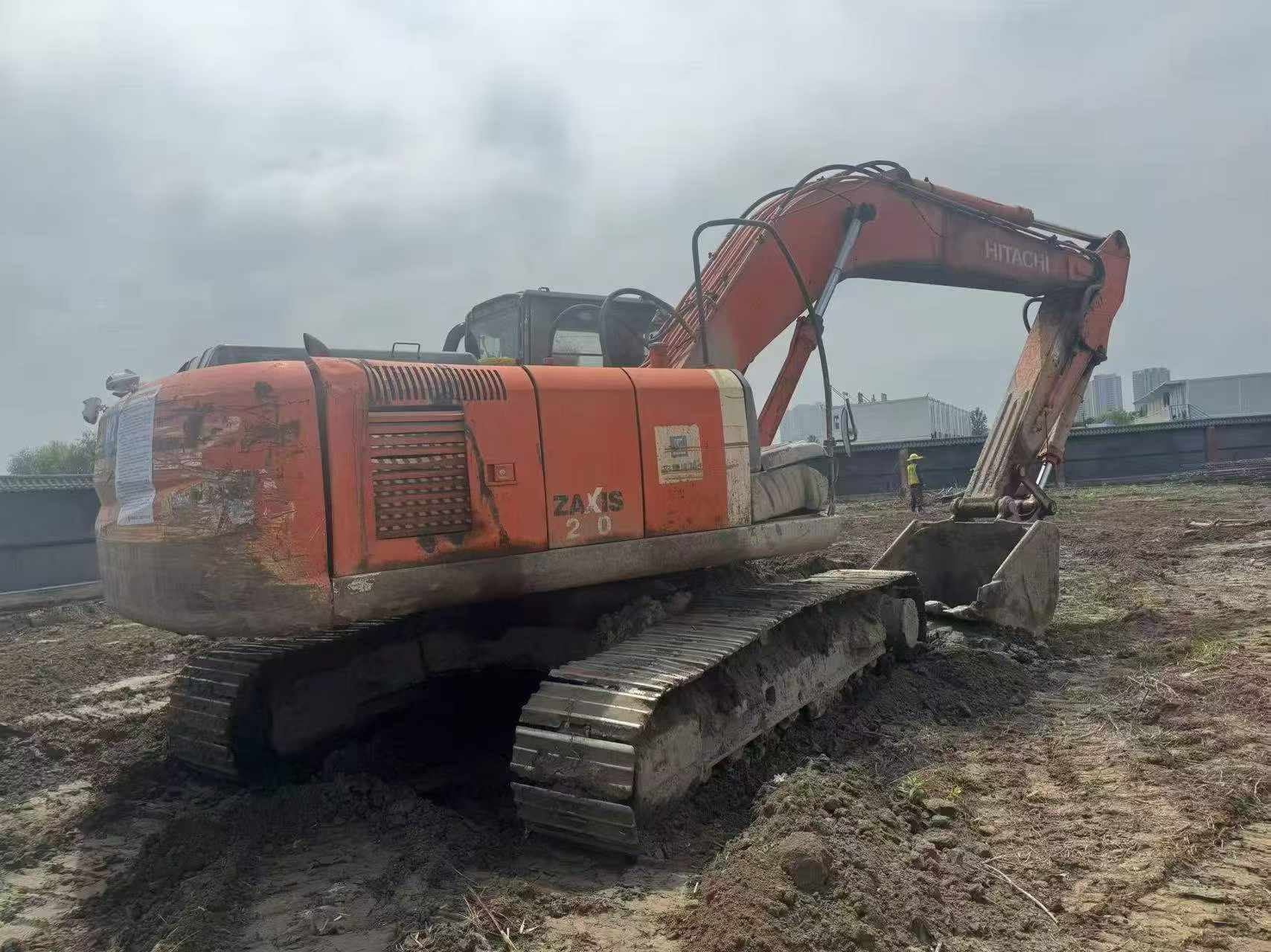 Buy Hitachi EX240-3 Used Excavator / 3 Buy Hitachi EX240-3 Used Excavator / 3
