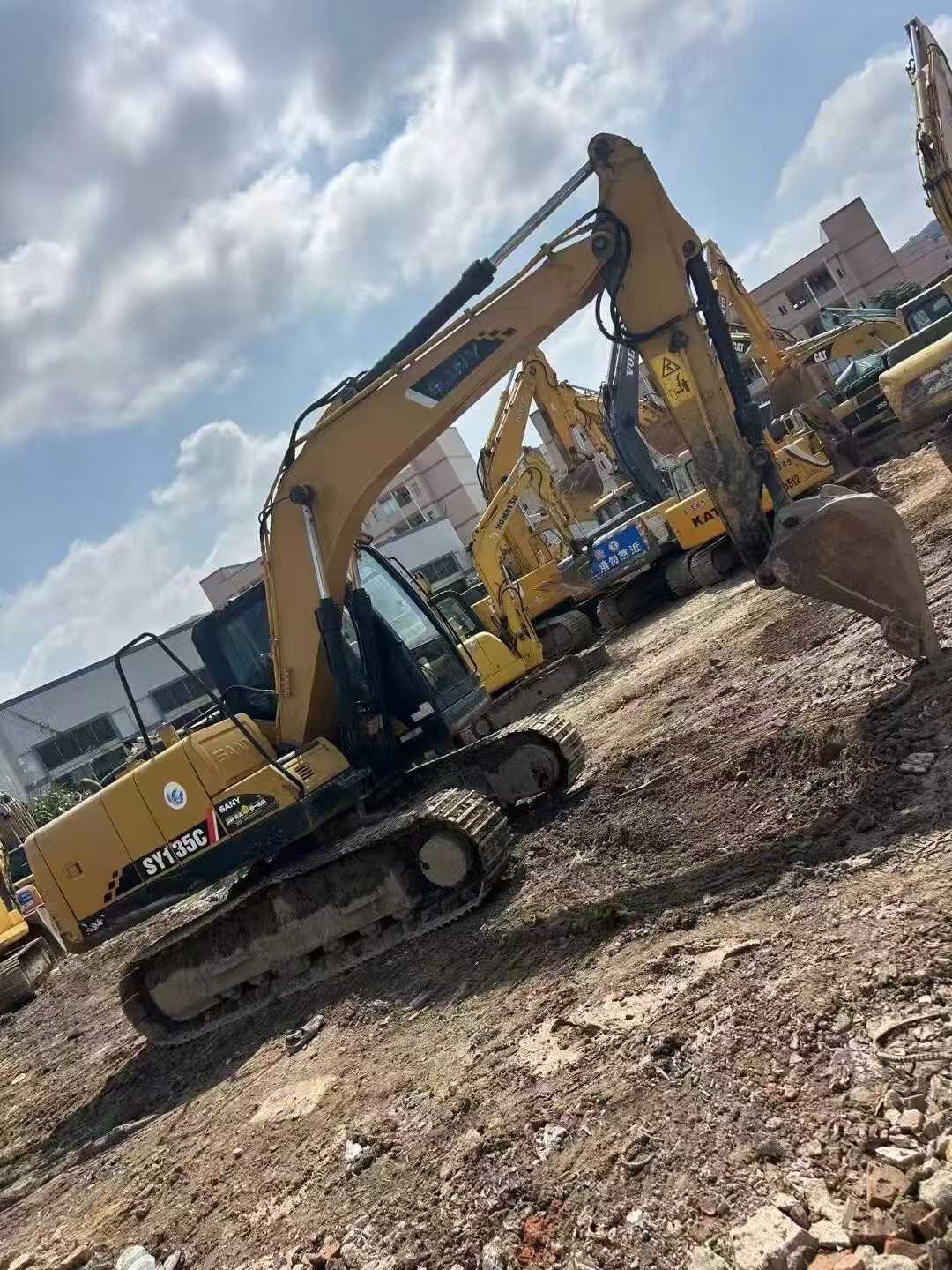 Buy Sany SY125C Used Excavator / 3 Buy Sany SY125C Used Excavator / 3