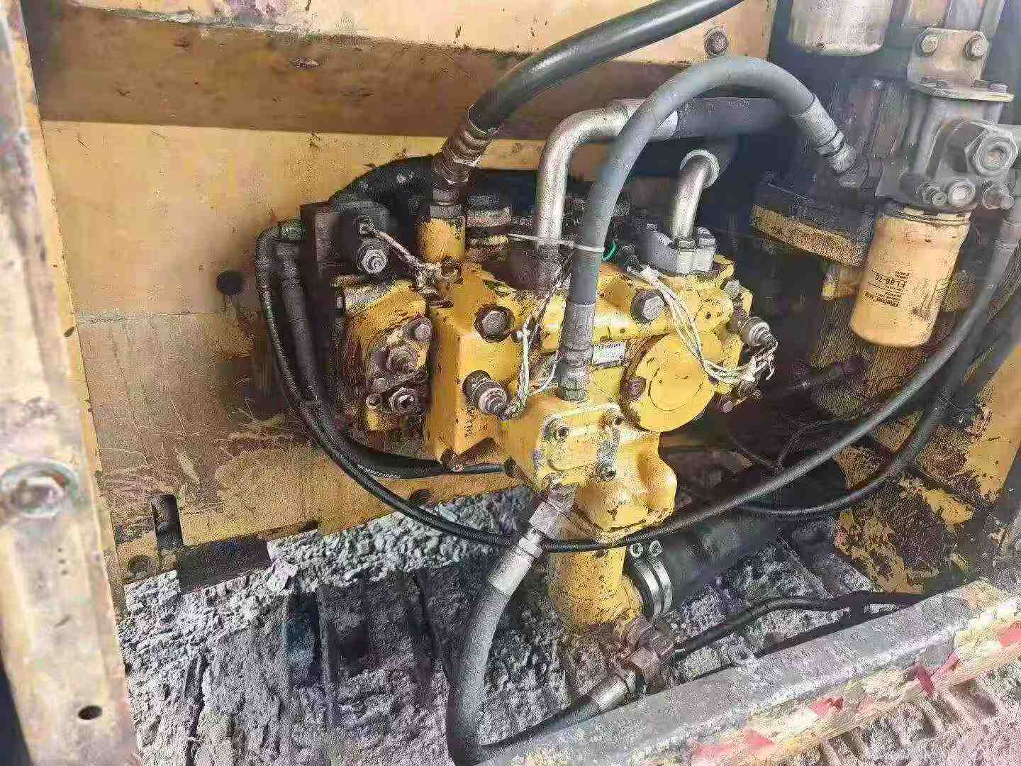 Buy Caterpillar 320D Used Excavator / 2 Buy Caterpillar 320D Used Excavator / 2